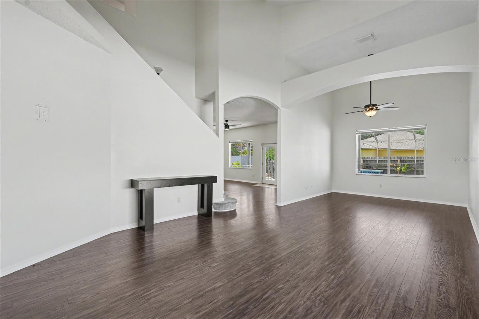 12640 Longcrest Dr Property Photo 8