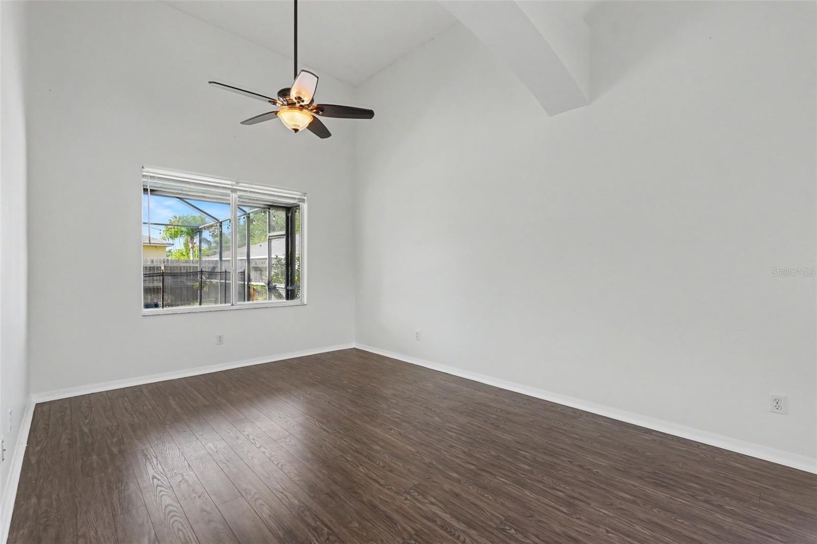 12640 Longcrest Dr Property Photo 10