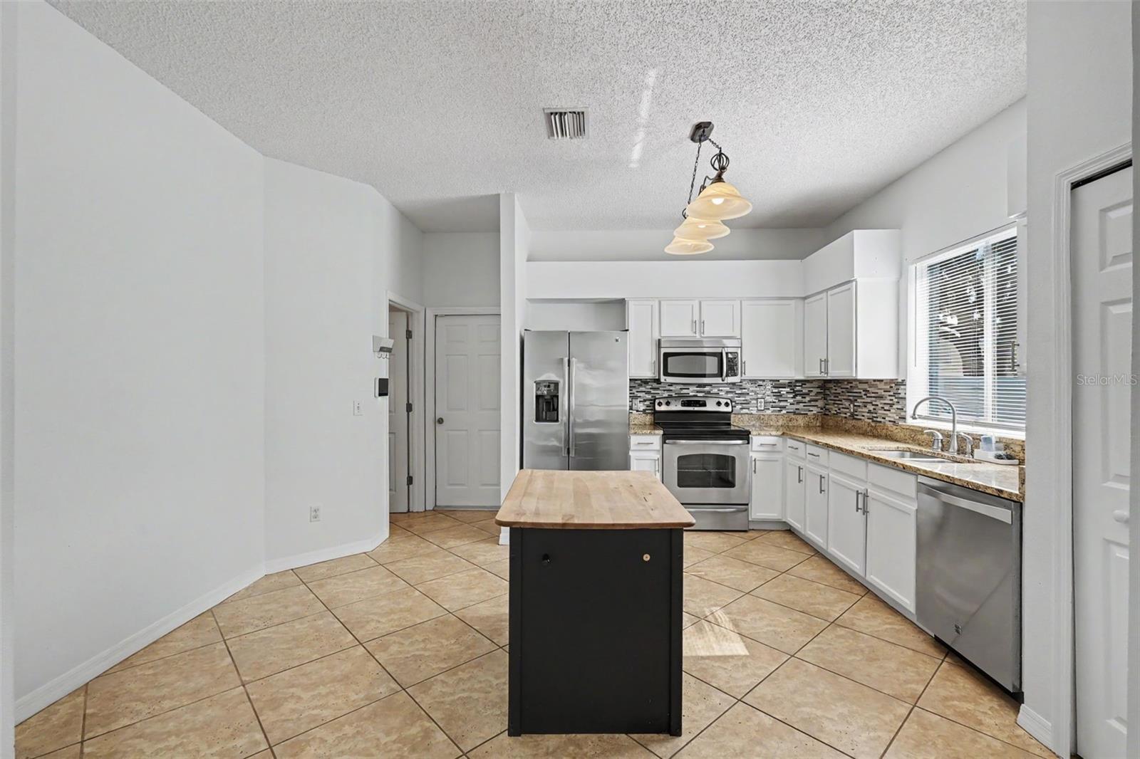 12640 Longcrest Dr Property Photo 11