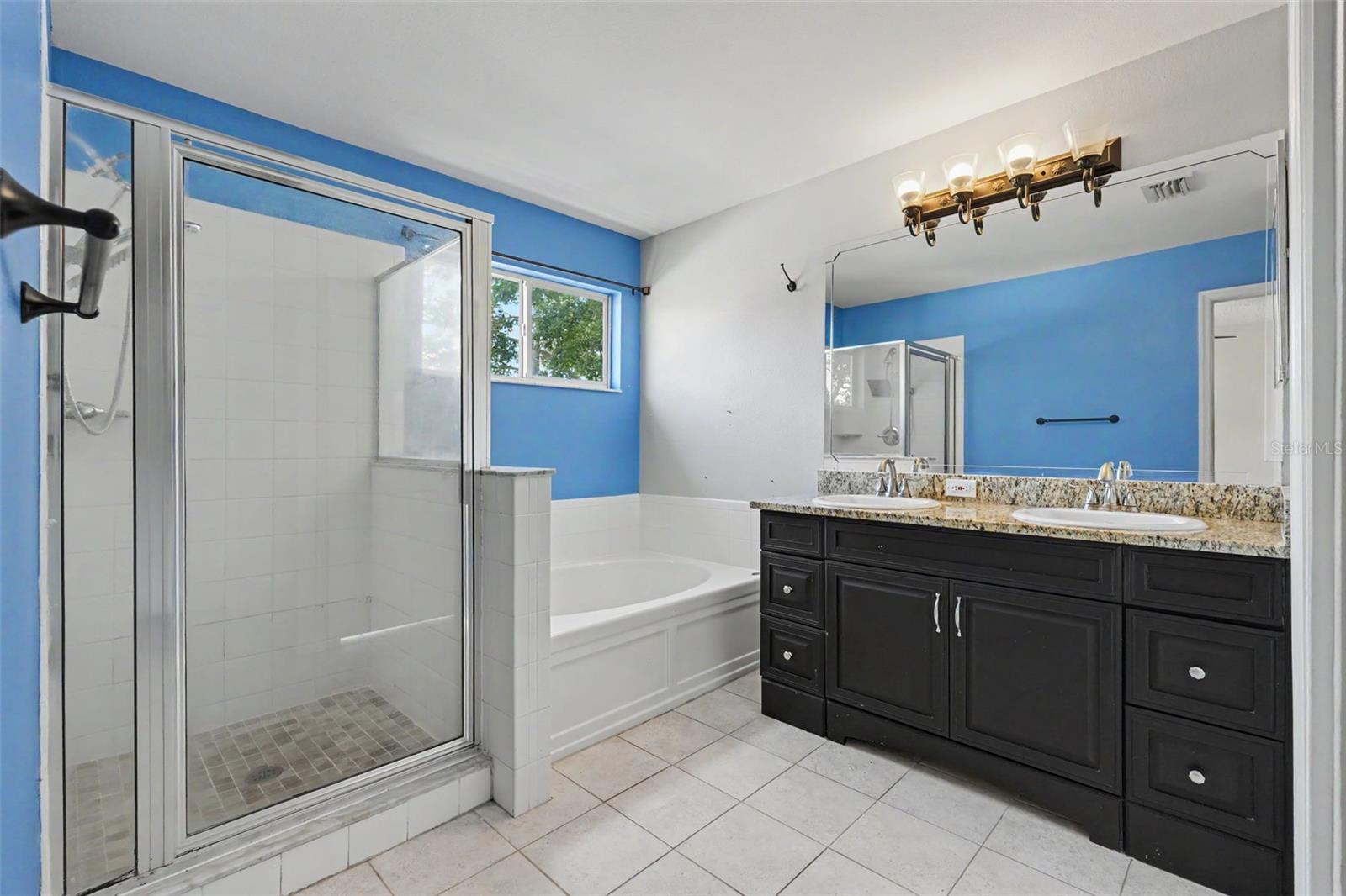 12640 Longcrest Dr Property Photo 24