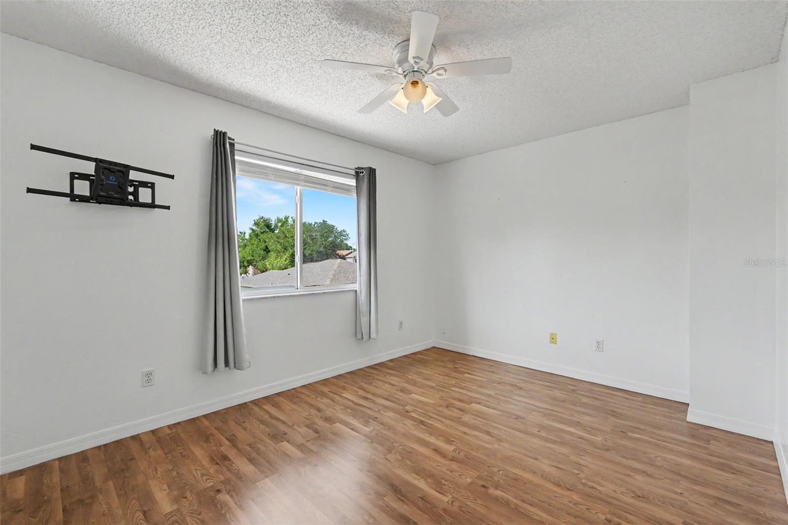 12640 Longcrest Dr Property Photo 35