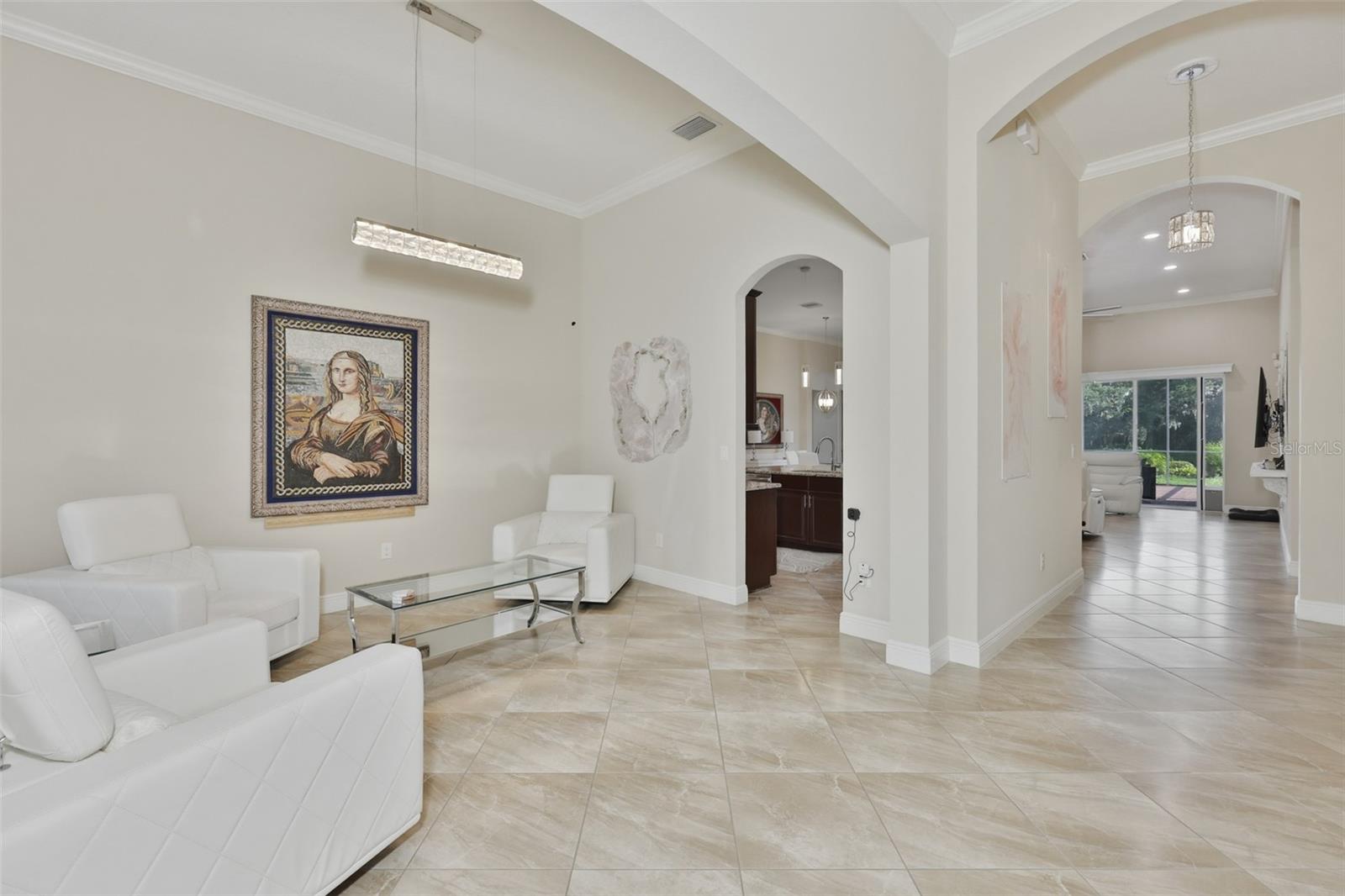 7121 Hatpin Loop Property Photo 4