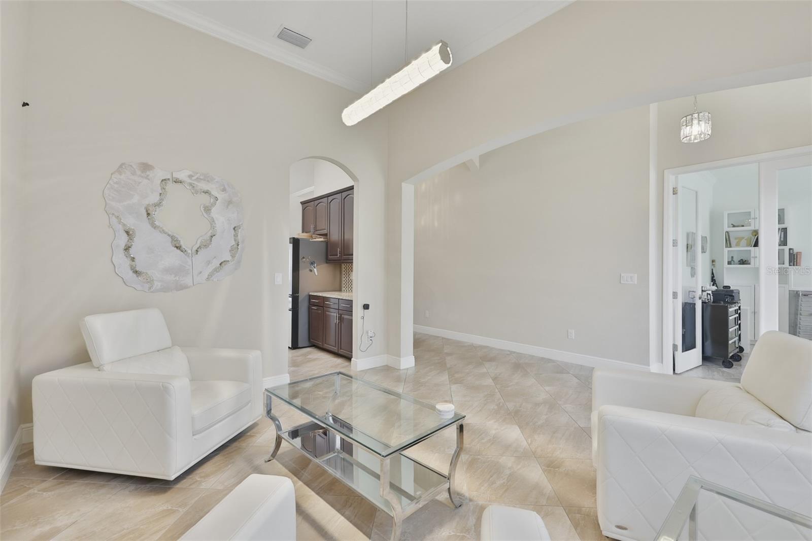 7121 Hatpin Loop Property Photo 5