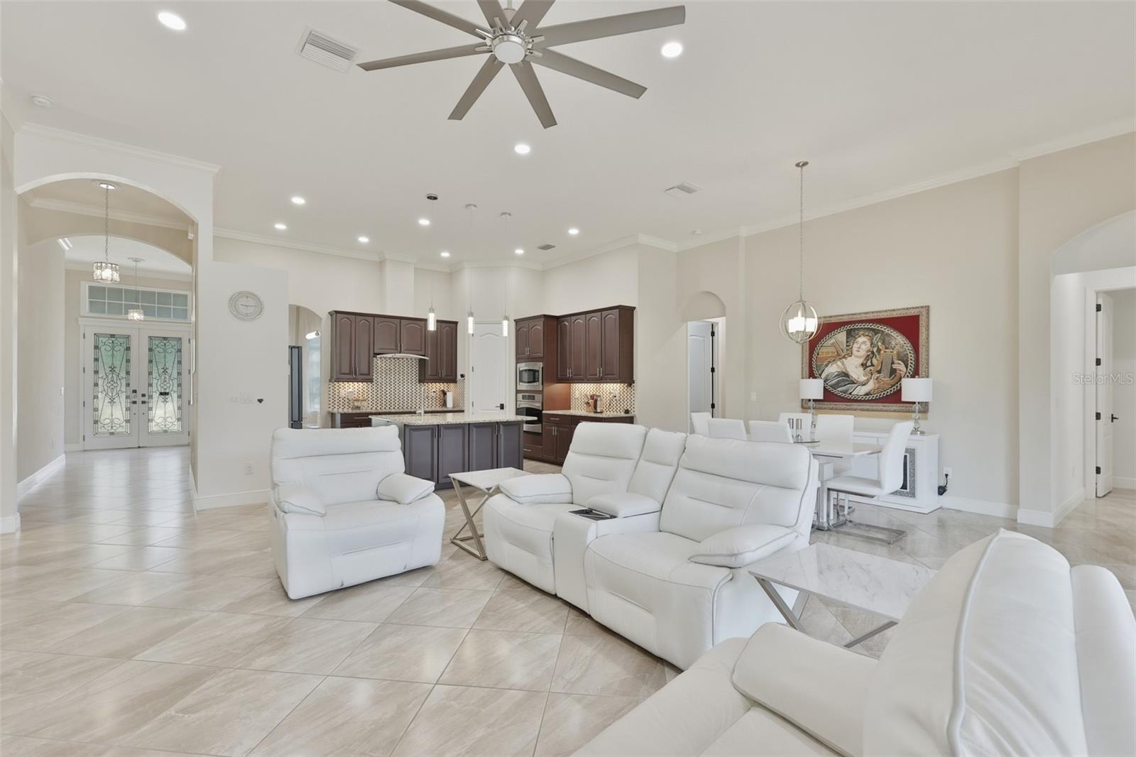 7121 Hatpin Loop Property Photo 6