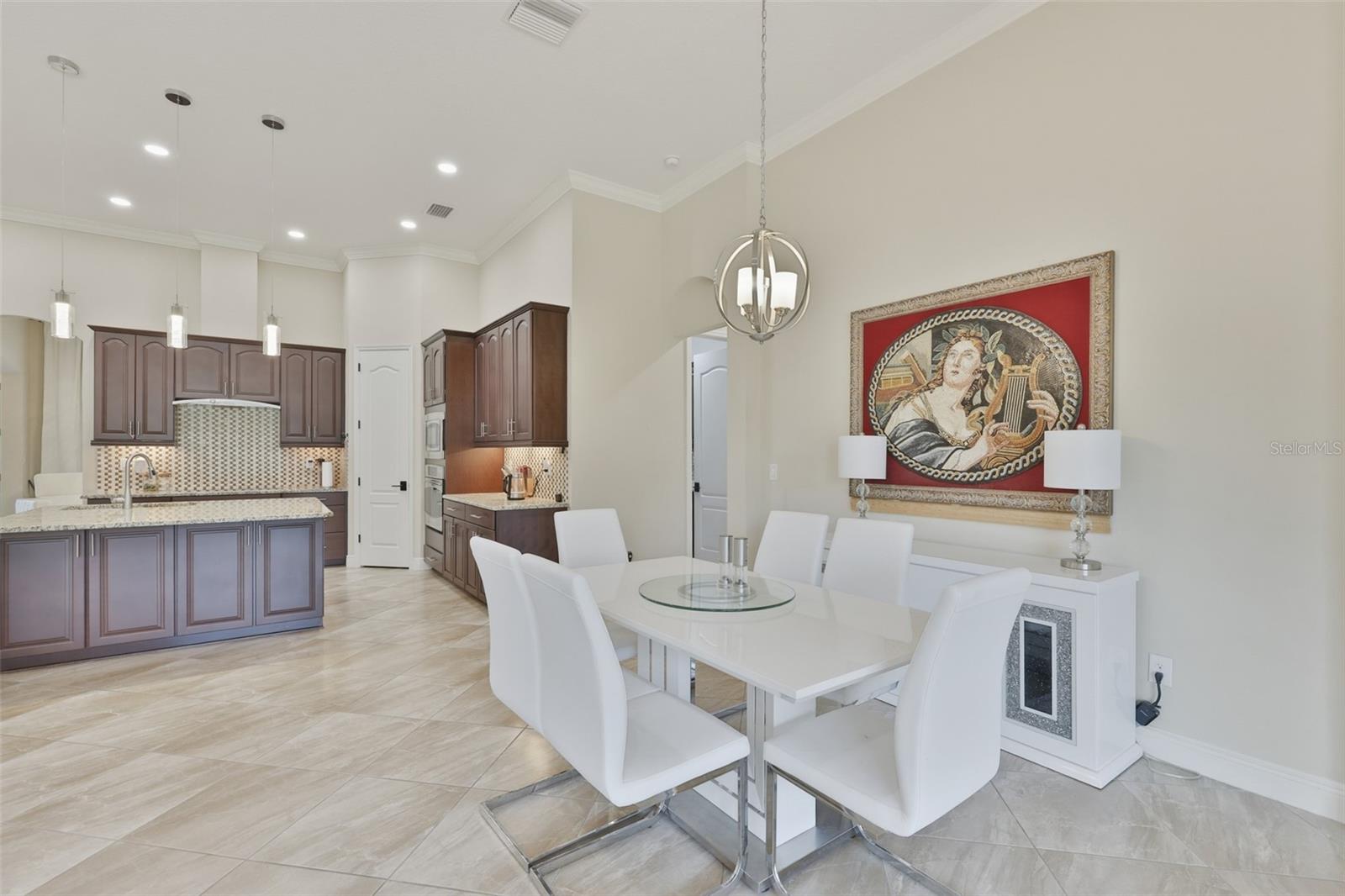 7121 Hatpin Loop Property Photo 11