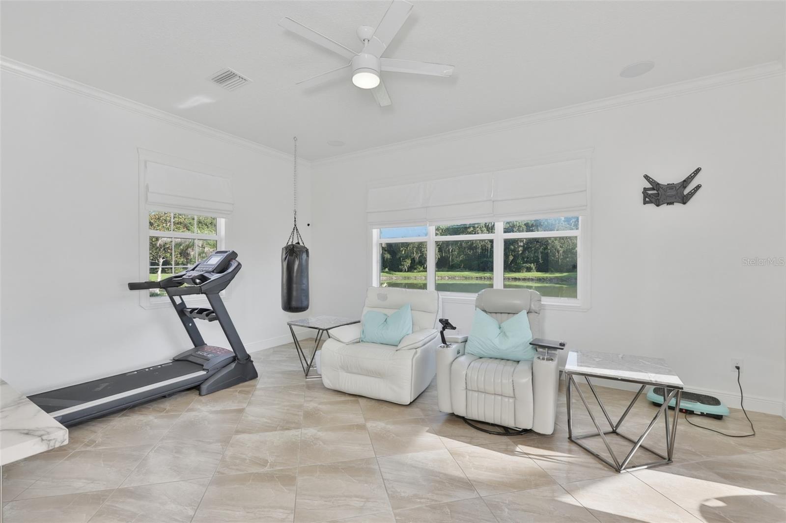 7121 Hatpin Loop Property Photo 34