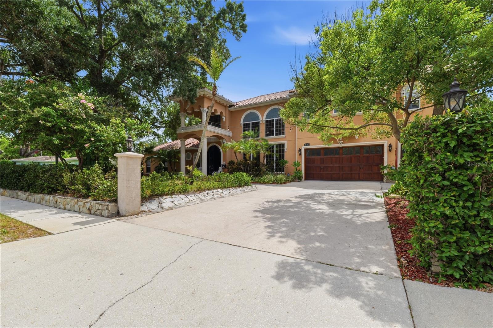 10307 Reclinata Ln Property Photo 2