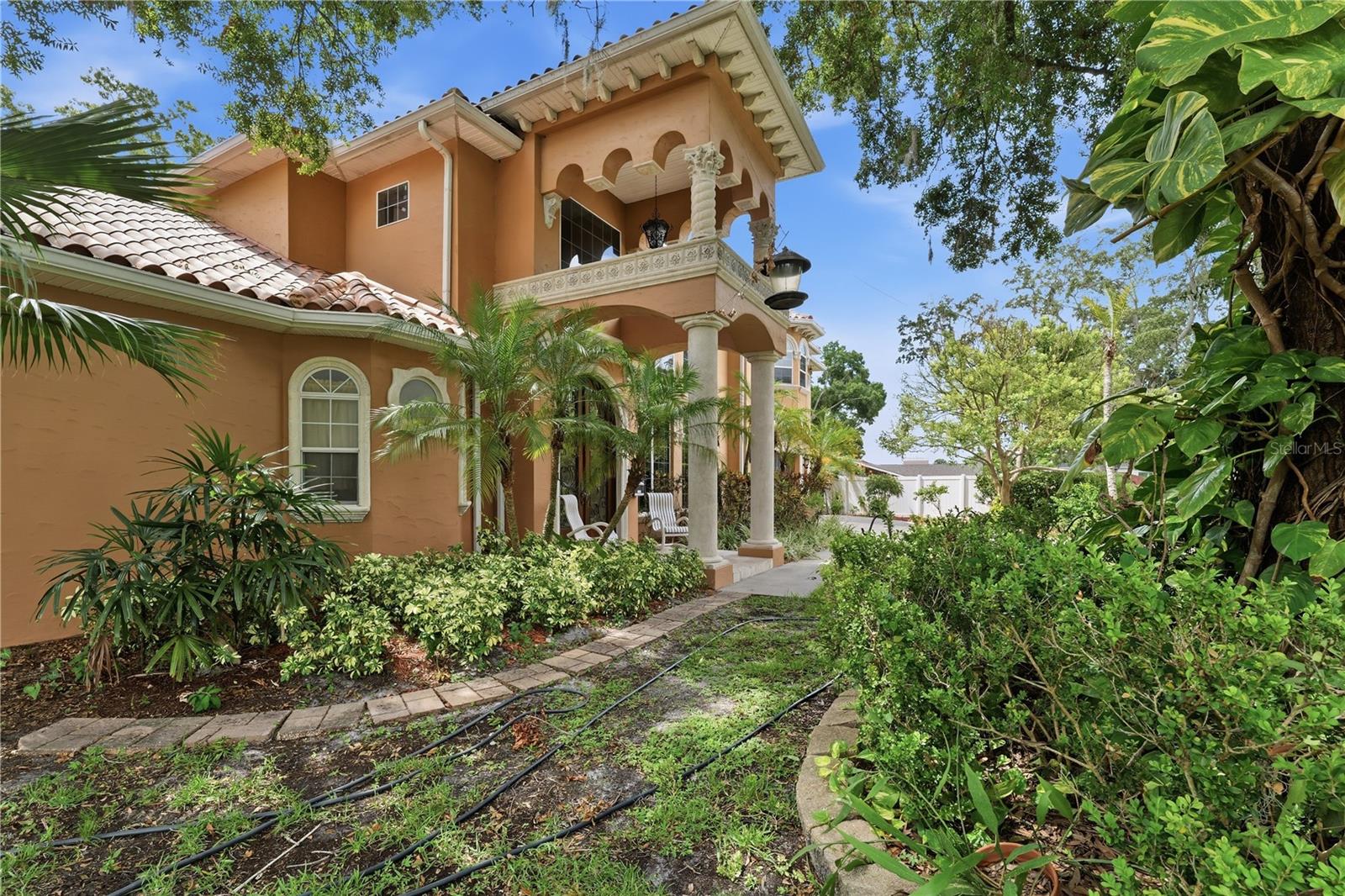 10307 Reclinata Ln Property Photo 7