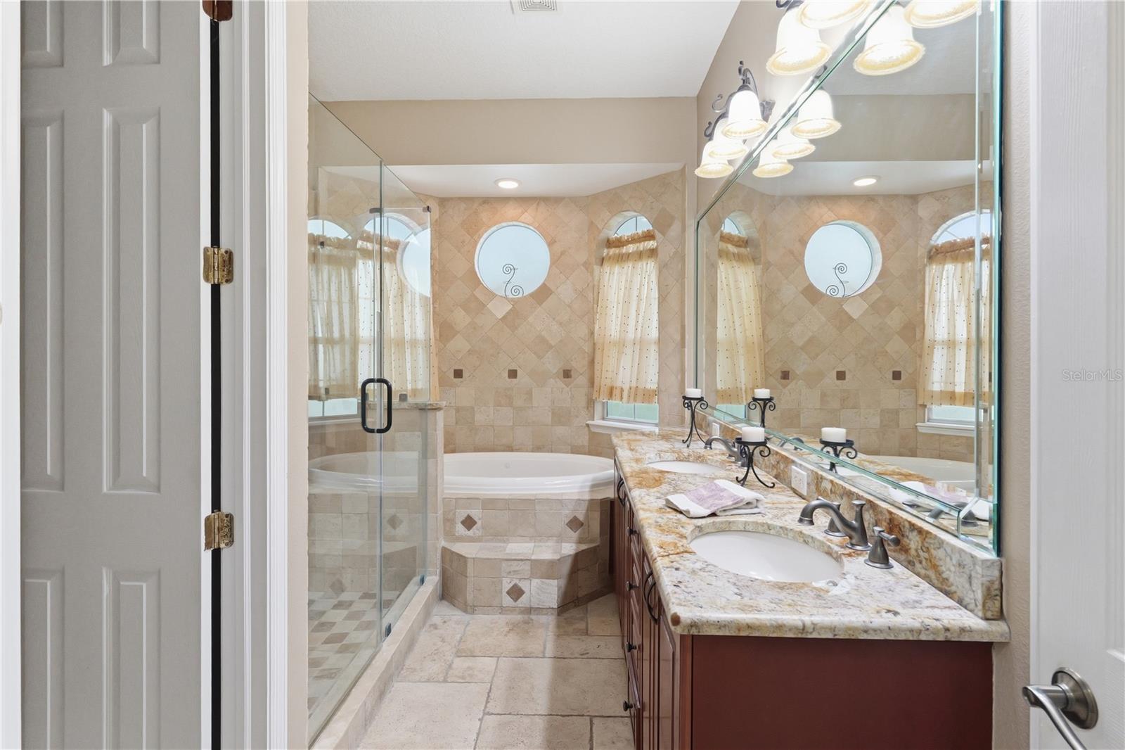 10307 Reclinata Ln Property Photo 28