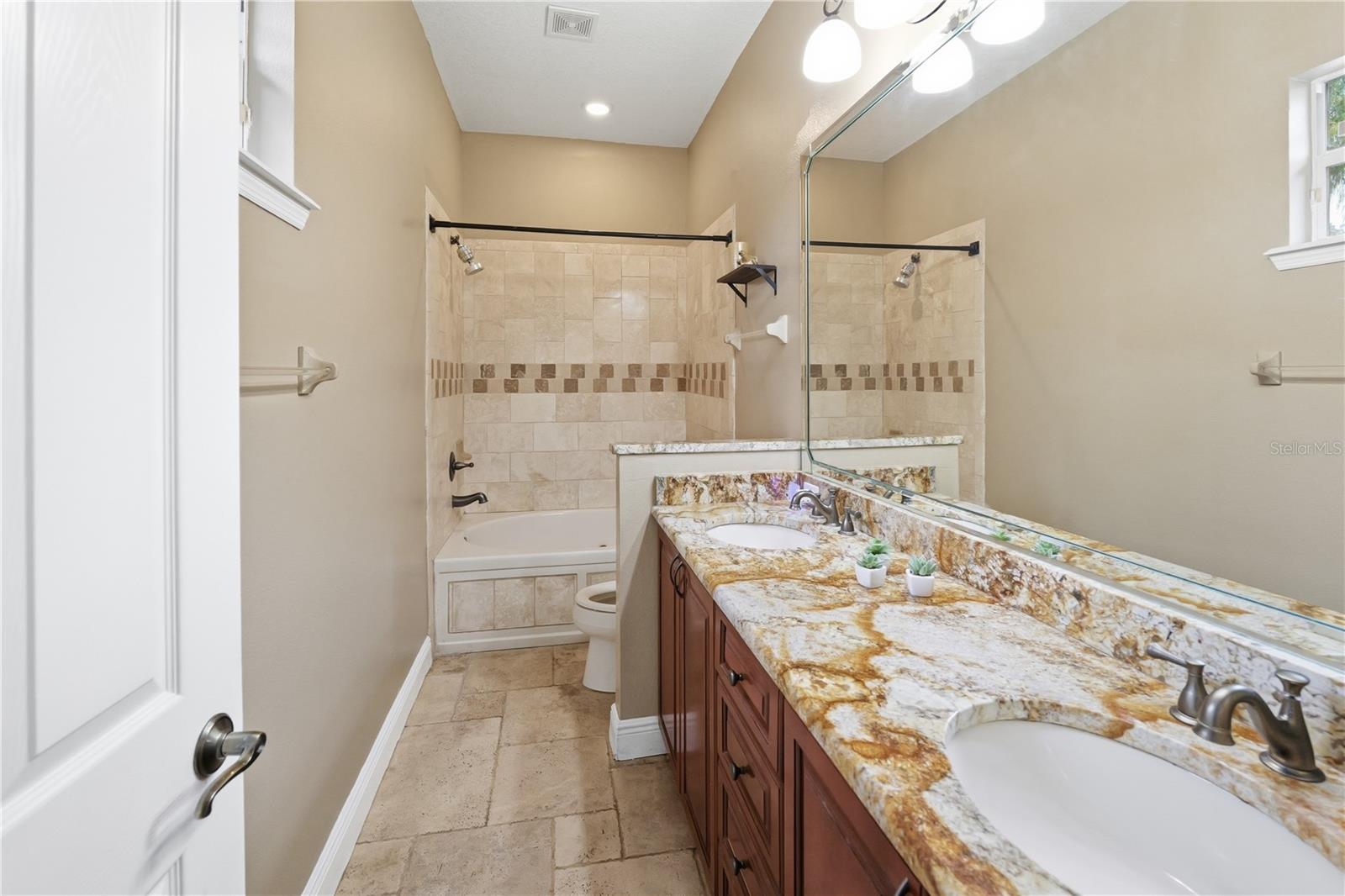 10307 Reclinata Ln Property Photo 39