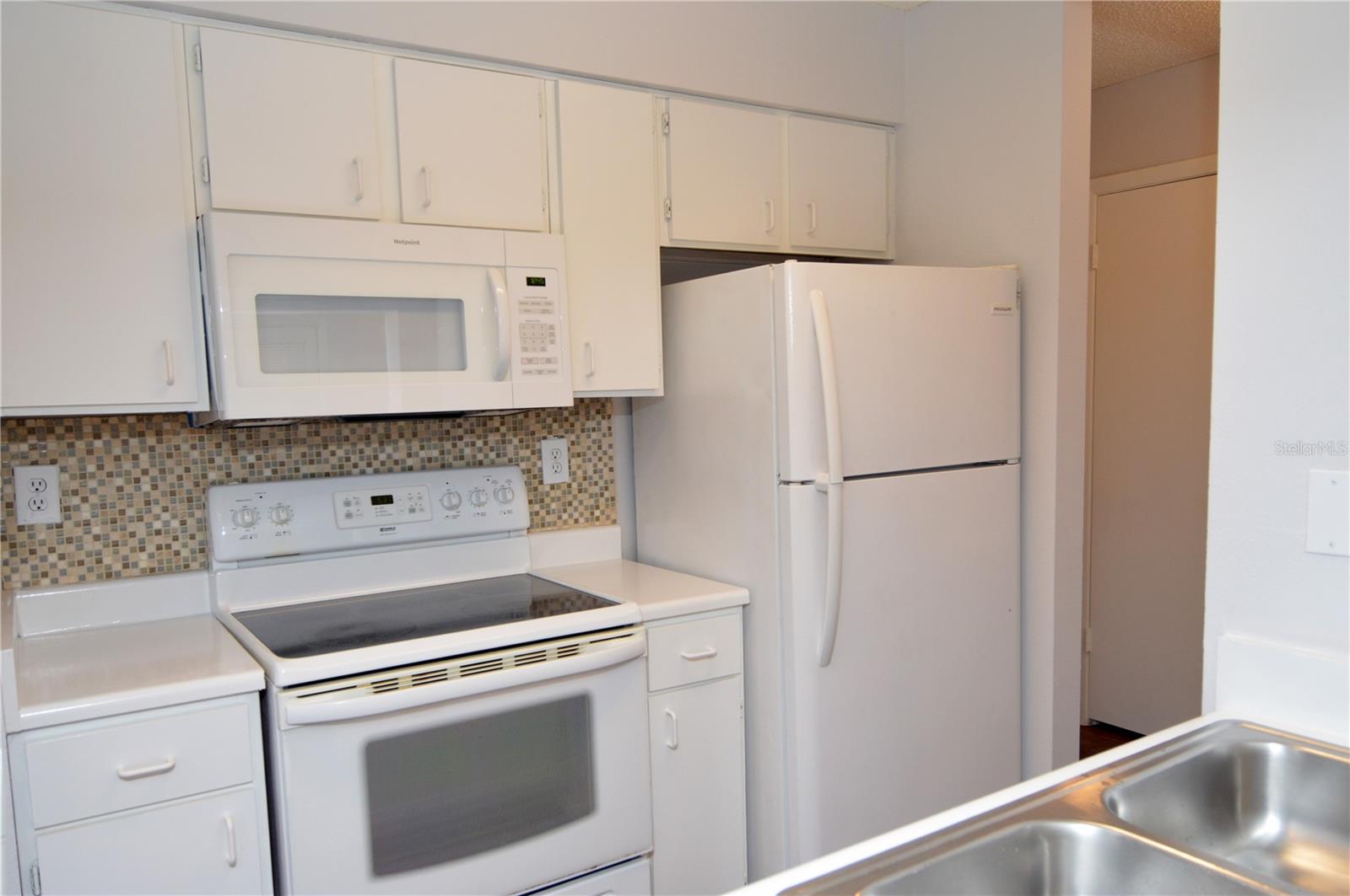 8625 Mallard Reserve Dr #201 Property Photo 4