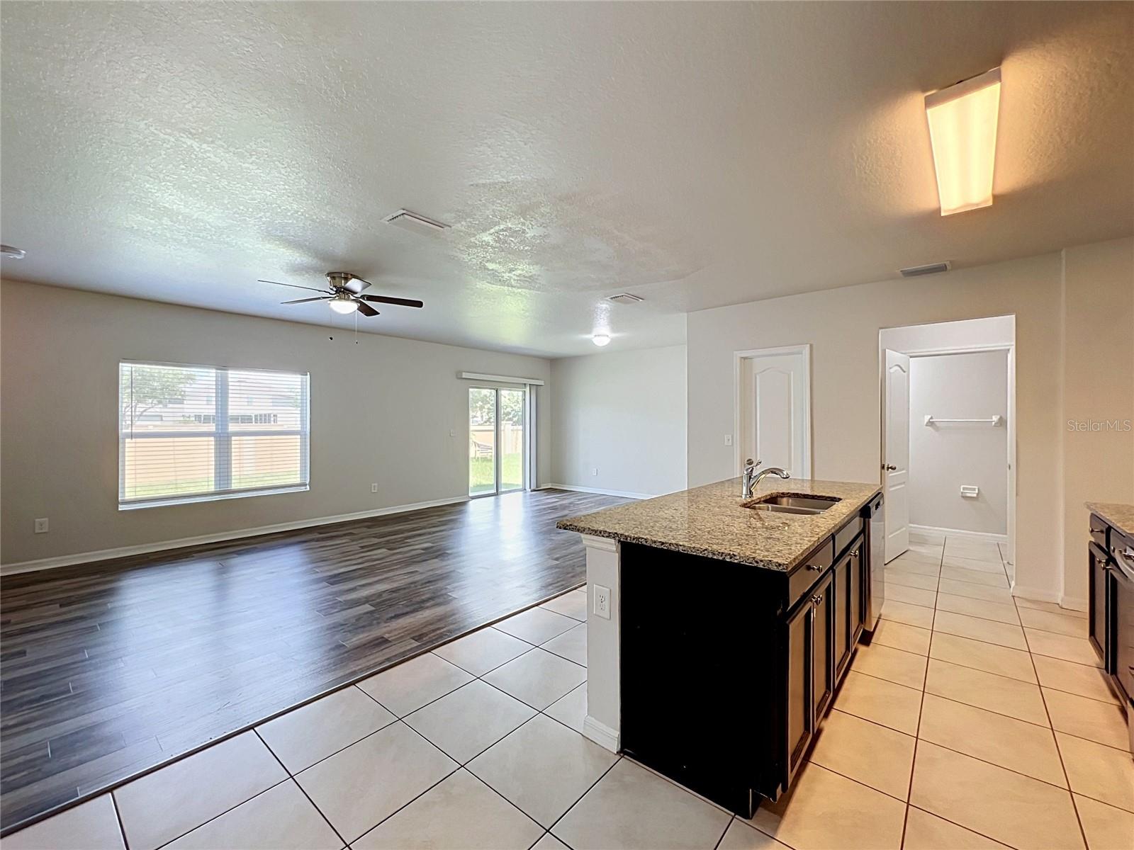 14425 Dunrobin Dr Property Photo 5