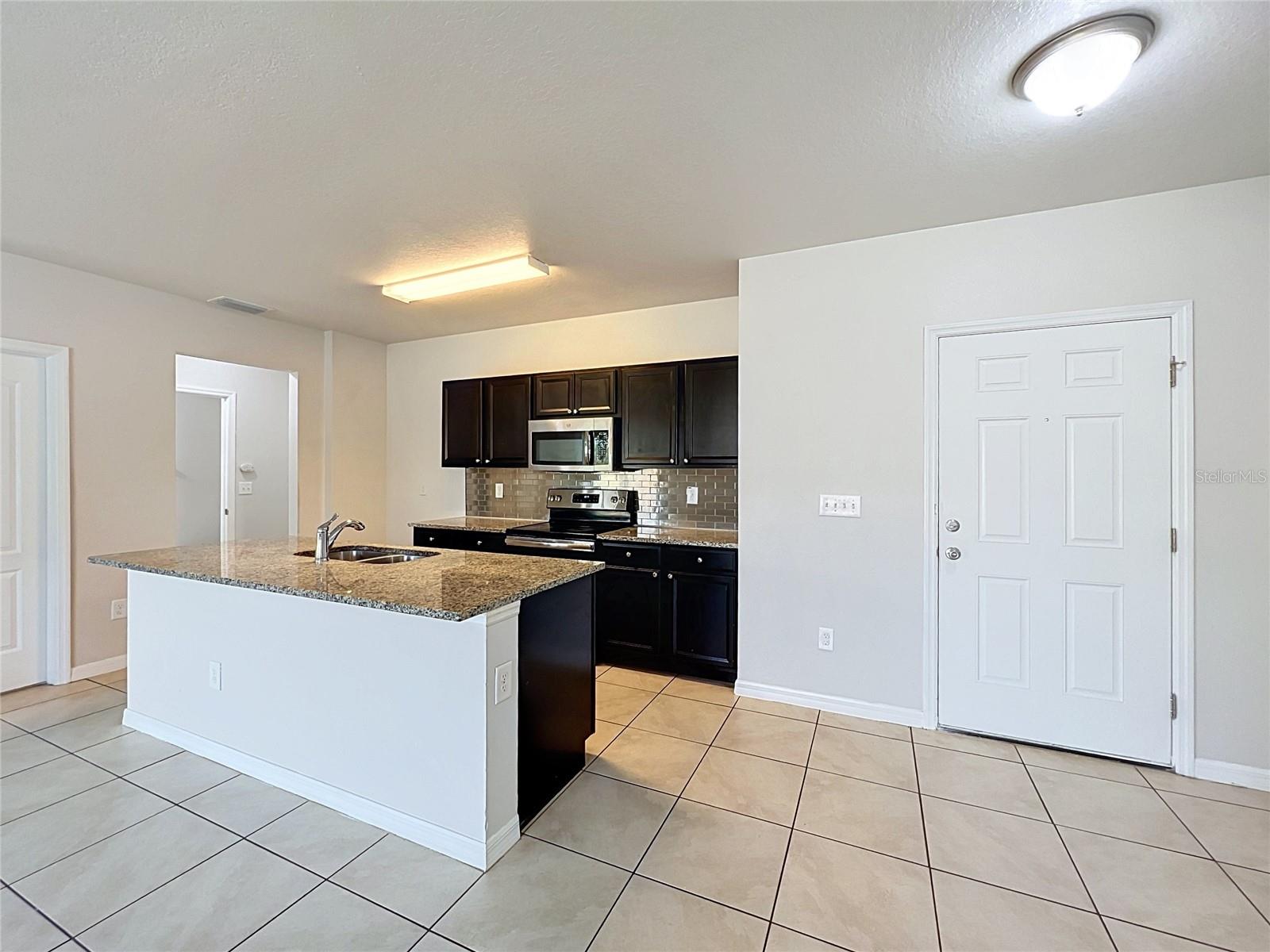 14425 Dunrobin Dr Property Photo 7