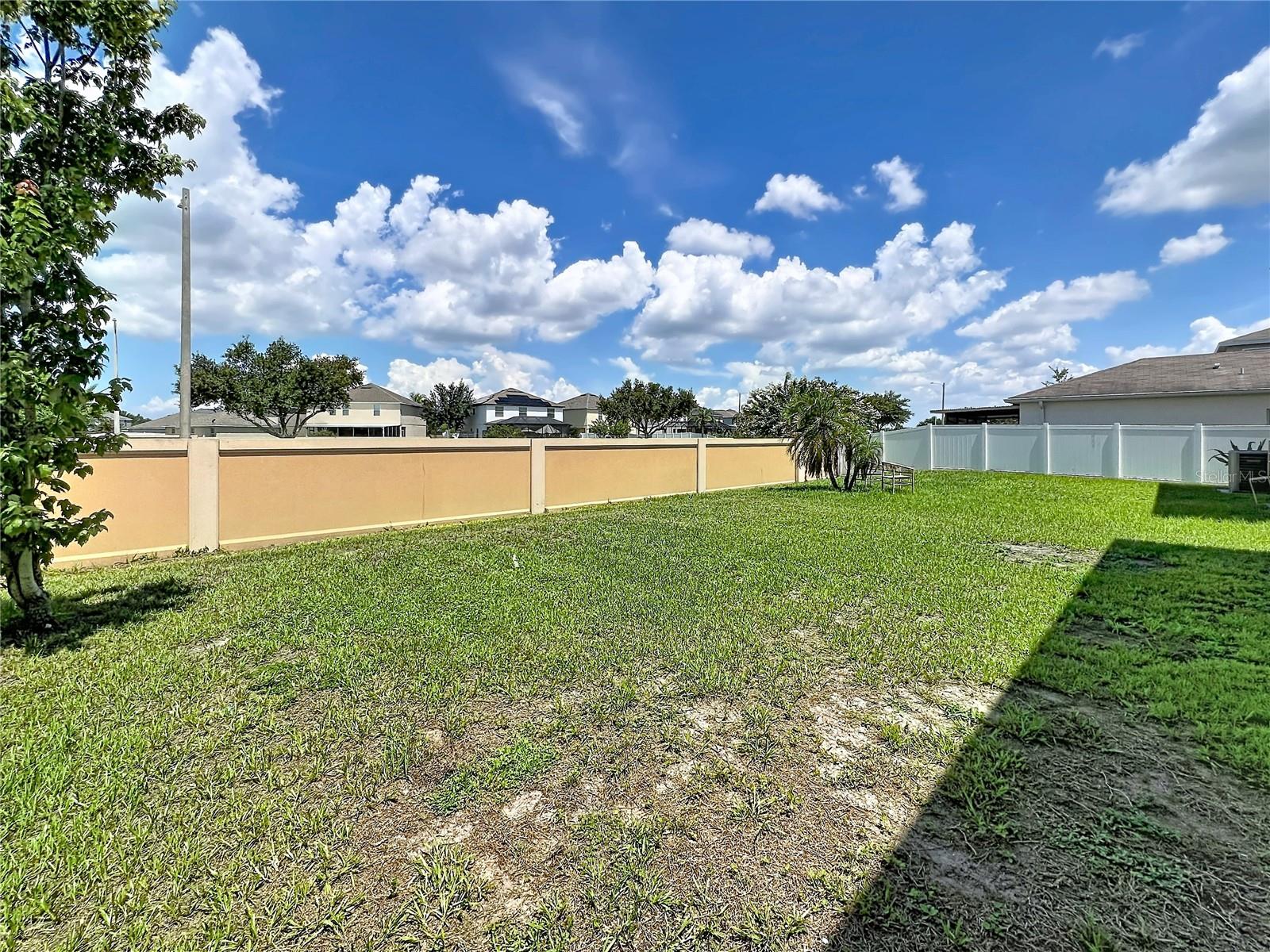 14425 Dunrobin Dr Property Photo 32