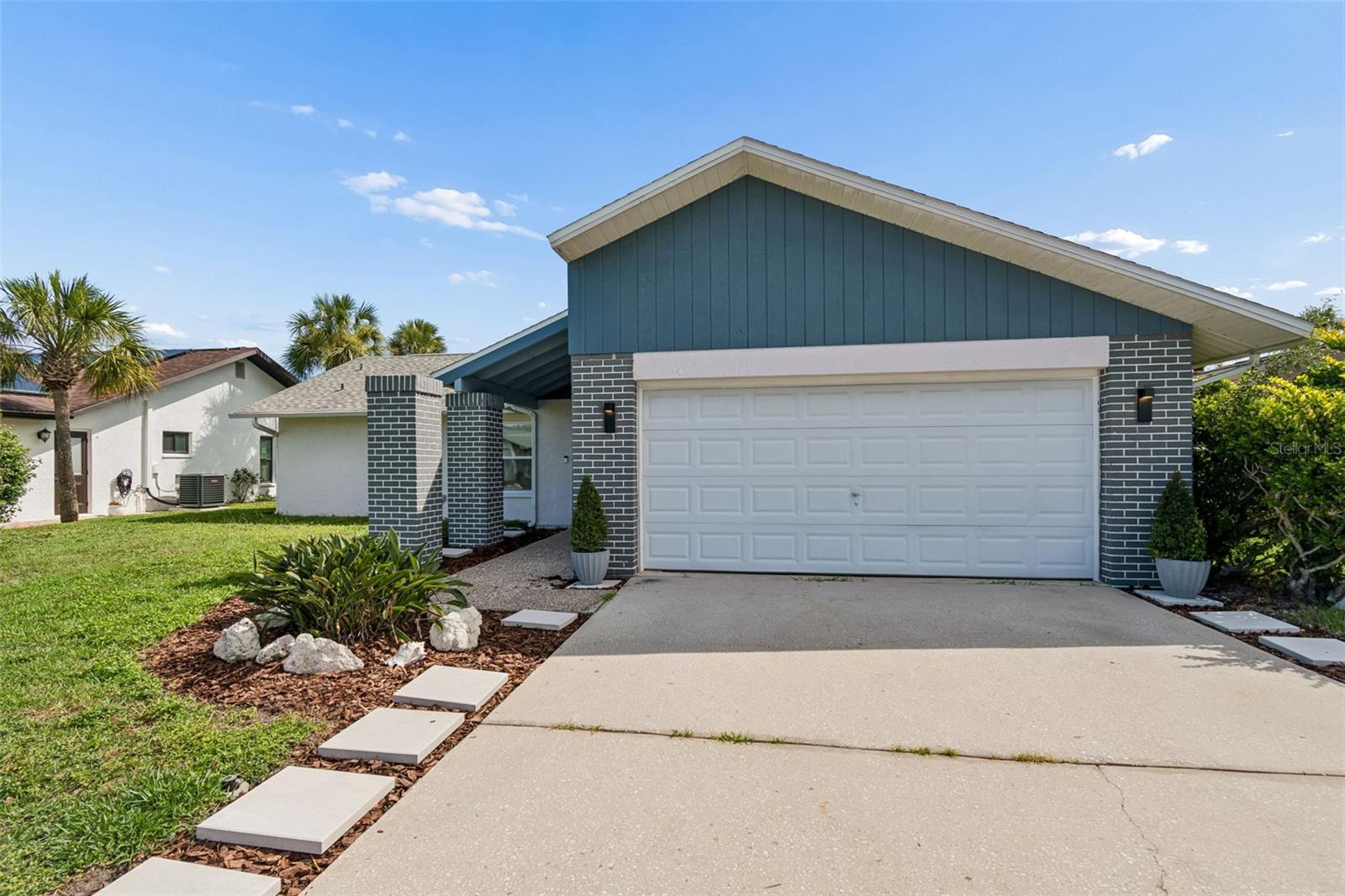 4559 Ingersol Pl Property Photo 2