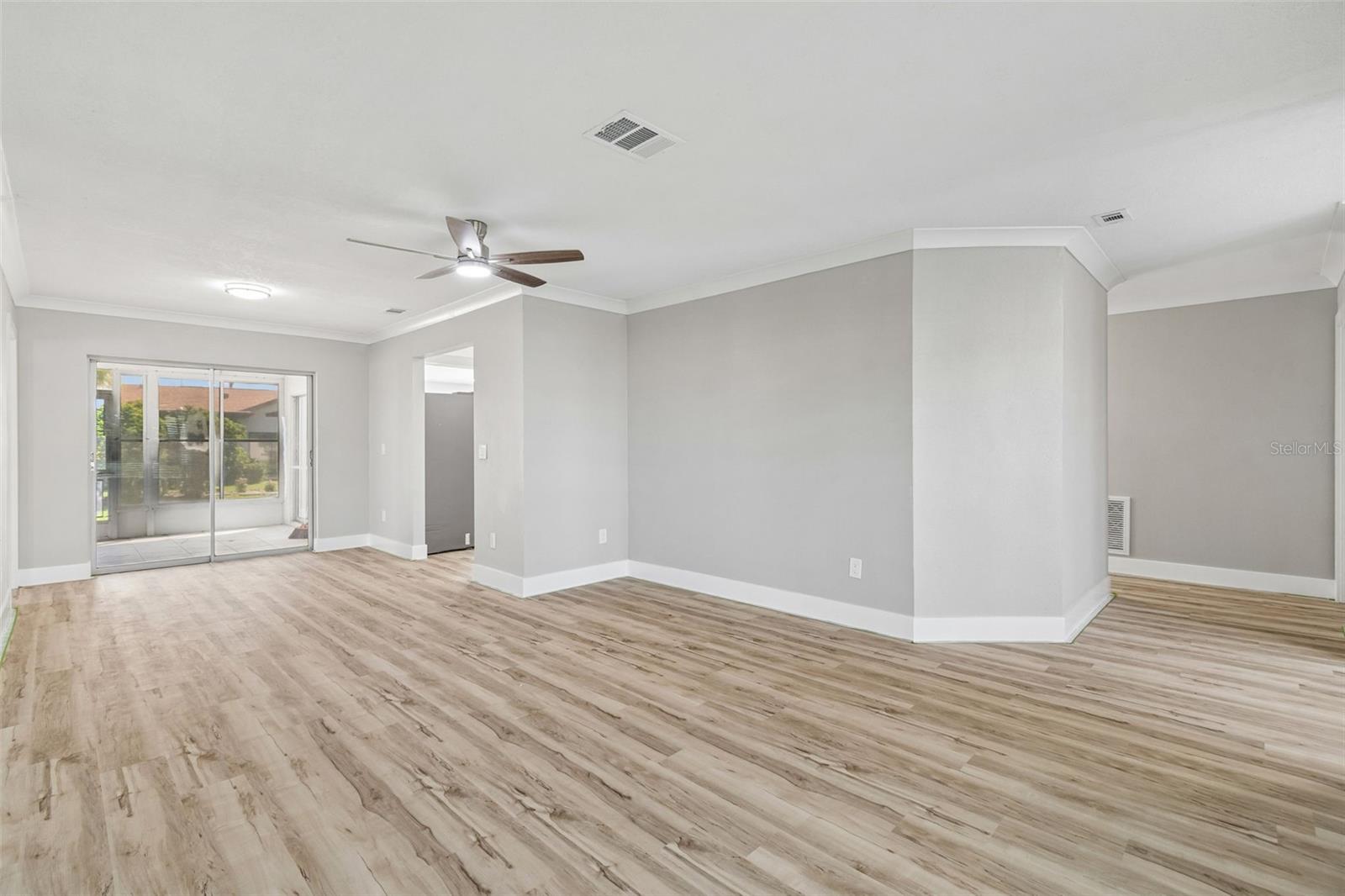 4559 Ingersol Pl Property Photo 9