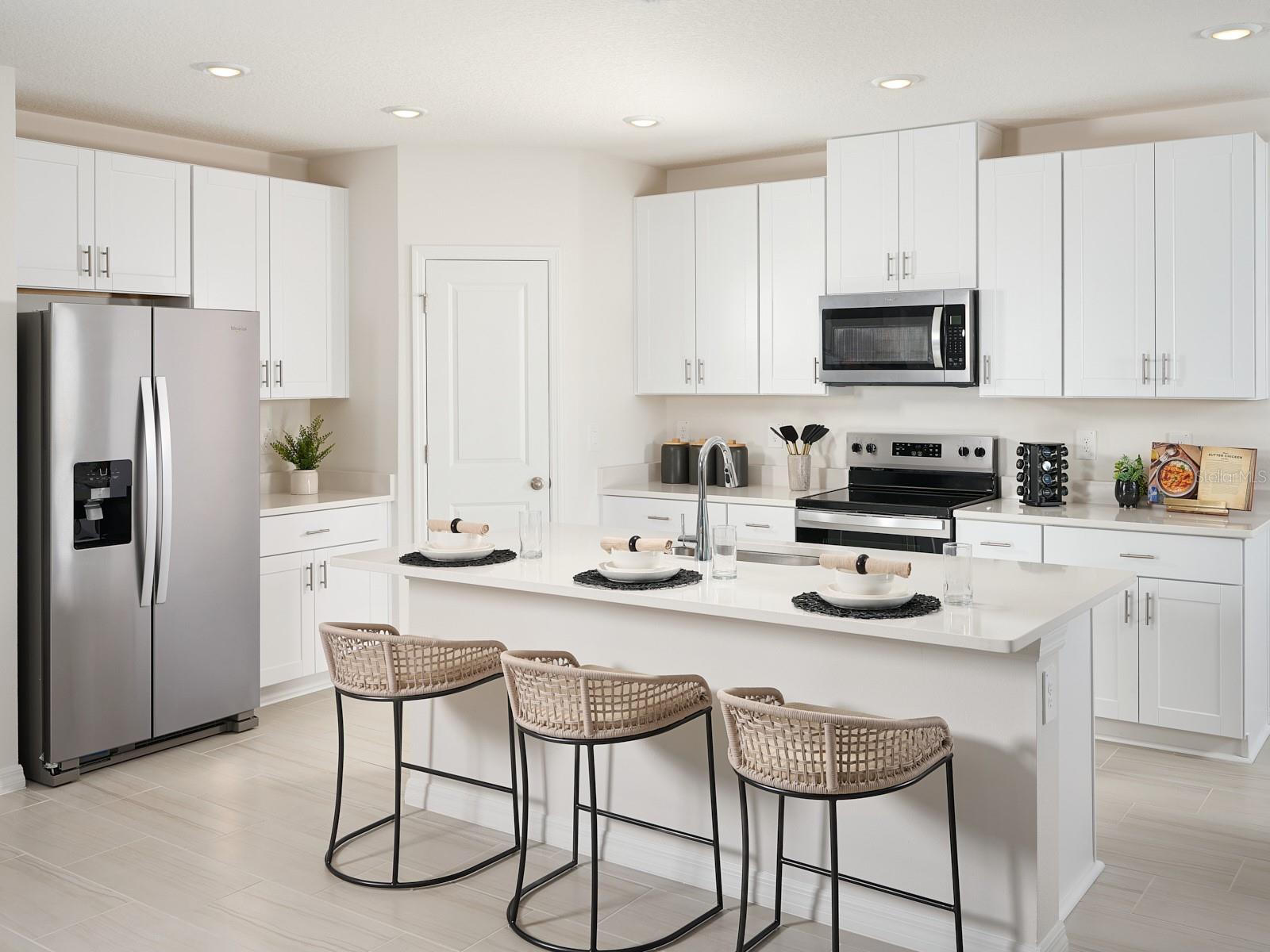 12610 Hourglass Way Property Photo 3