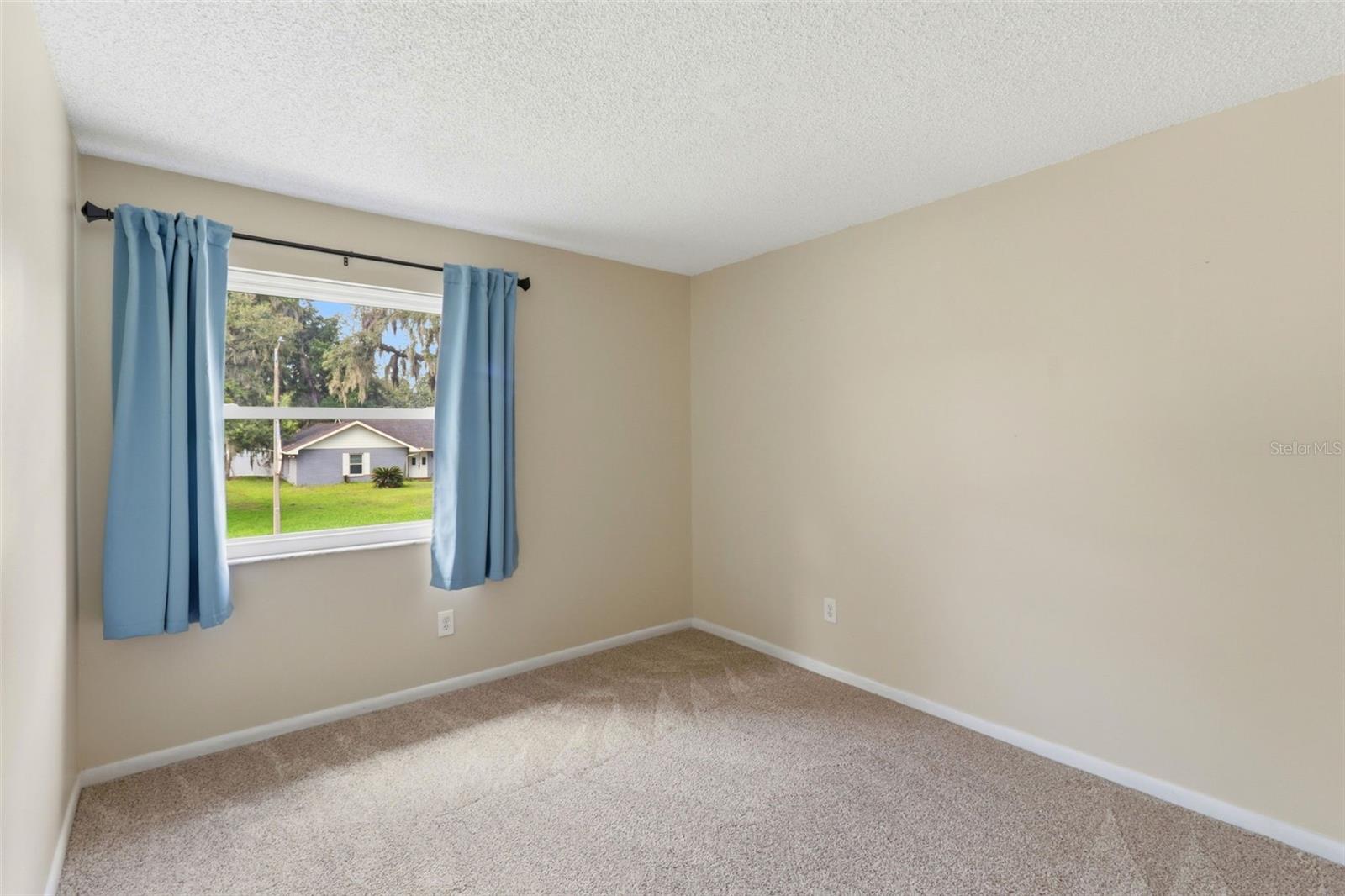 302 Bloomingfield Dr Property Photo 40
