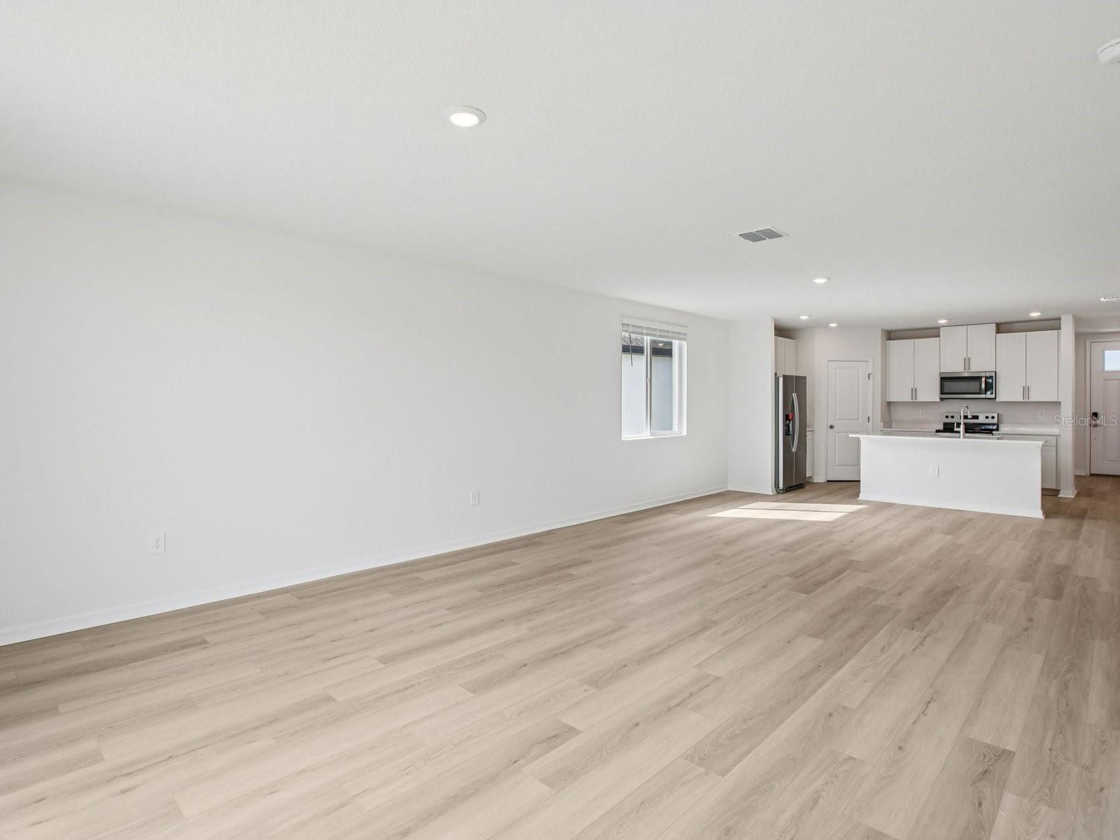12614 Hourglass Way Property Photo 2