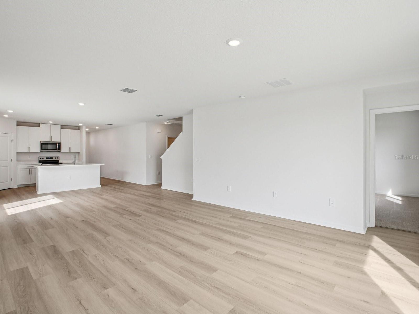 12614 Hourglass Way Property Photo 4