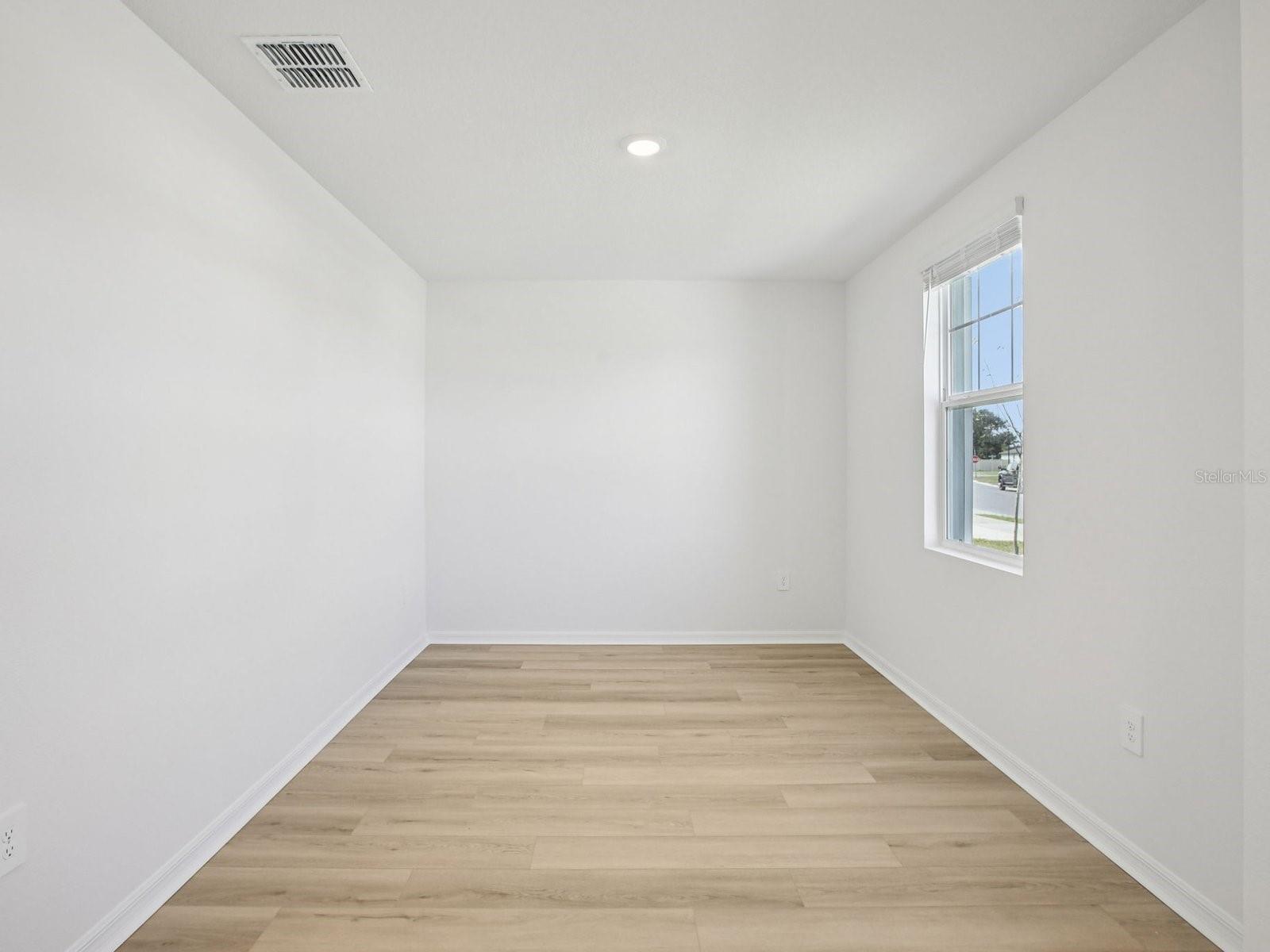 12614 Hourglass Way Property Photo 8