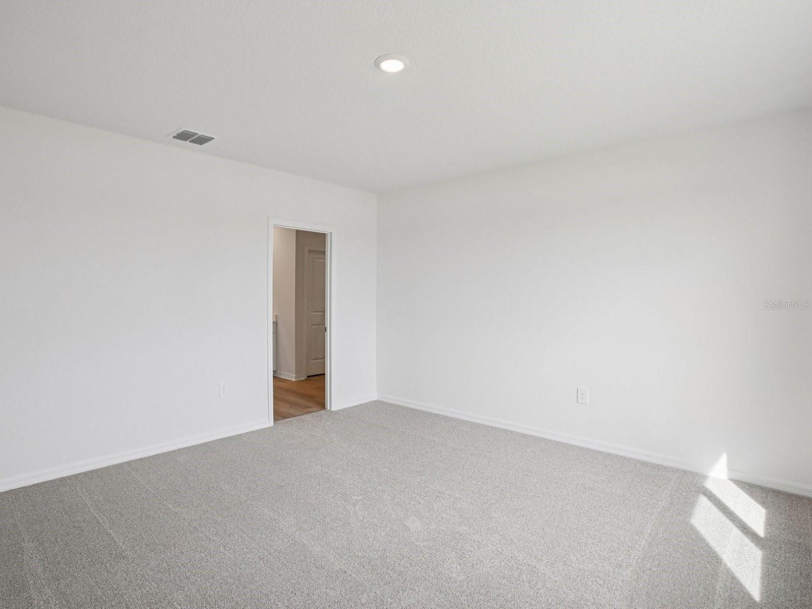 12614 Hourglass Way Property Photo 9