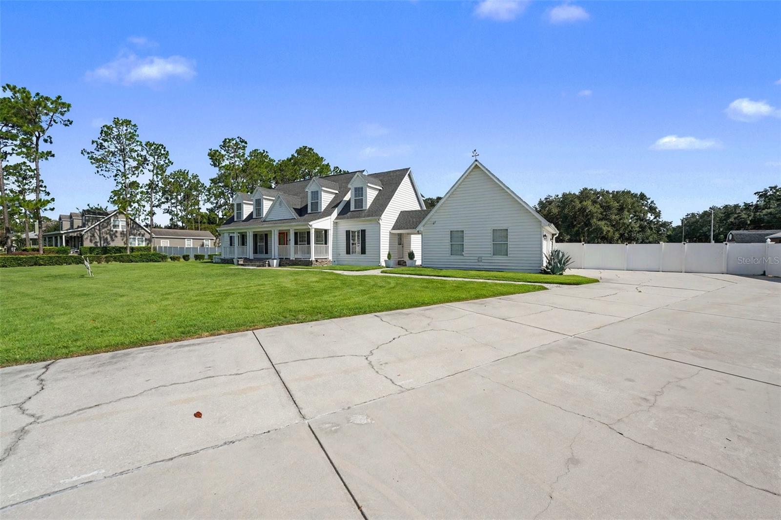 100 Sylvana Ct Property Photo 2