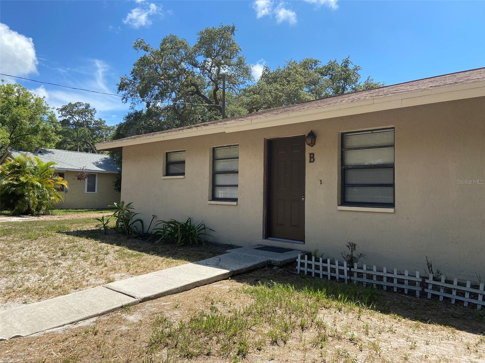 301 WOODROW AVE #B Property Photo 1