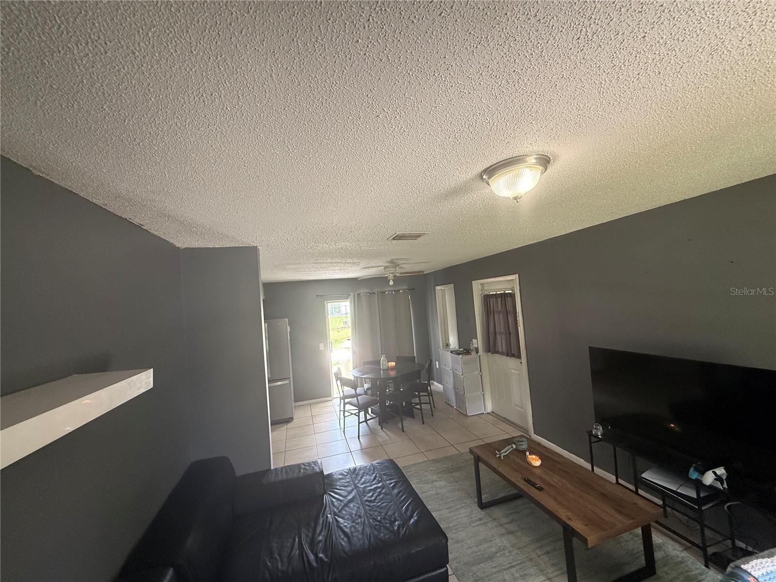 11129 Roberts Ln Property Photo 3