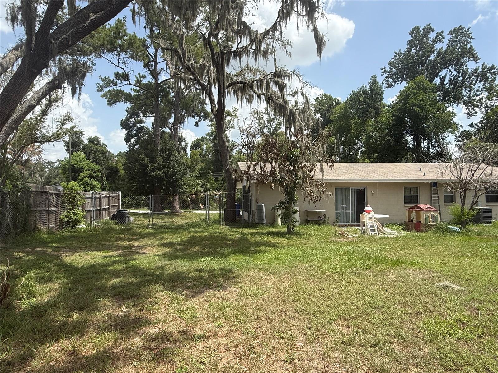 11129 Roberts Ln Property Photo 9