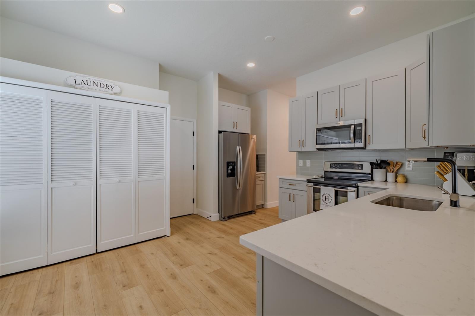 304 Scarlet Oak Ct Property Photo 6