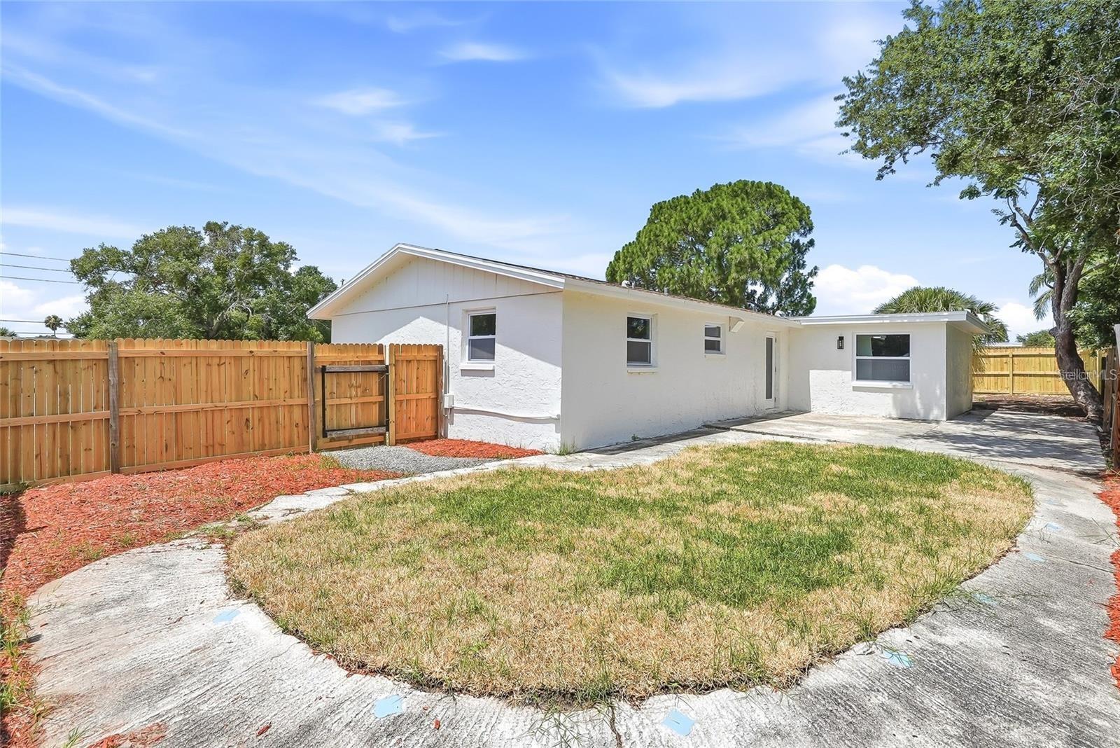 1004 Idlebriar Way Property Photo 24