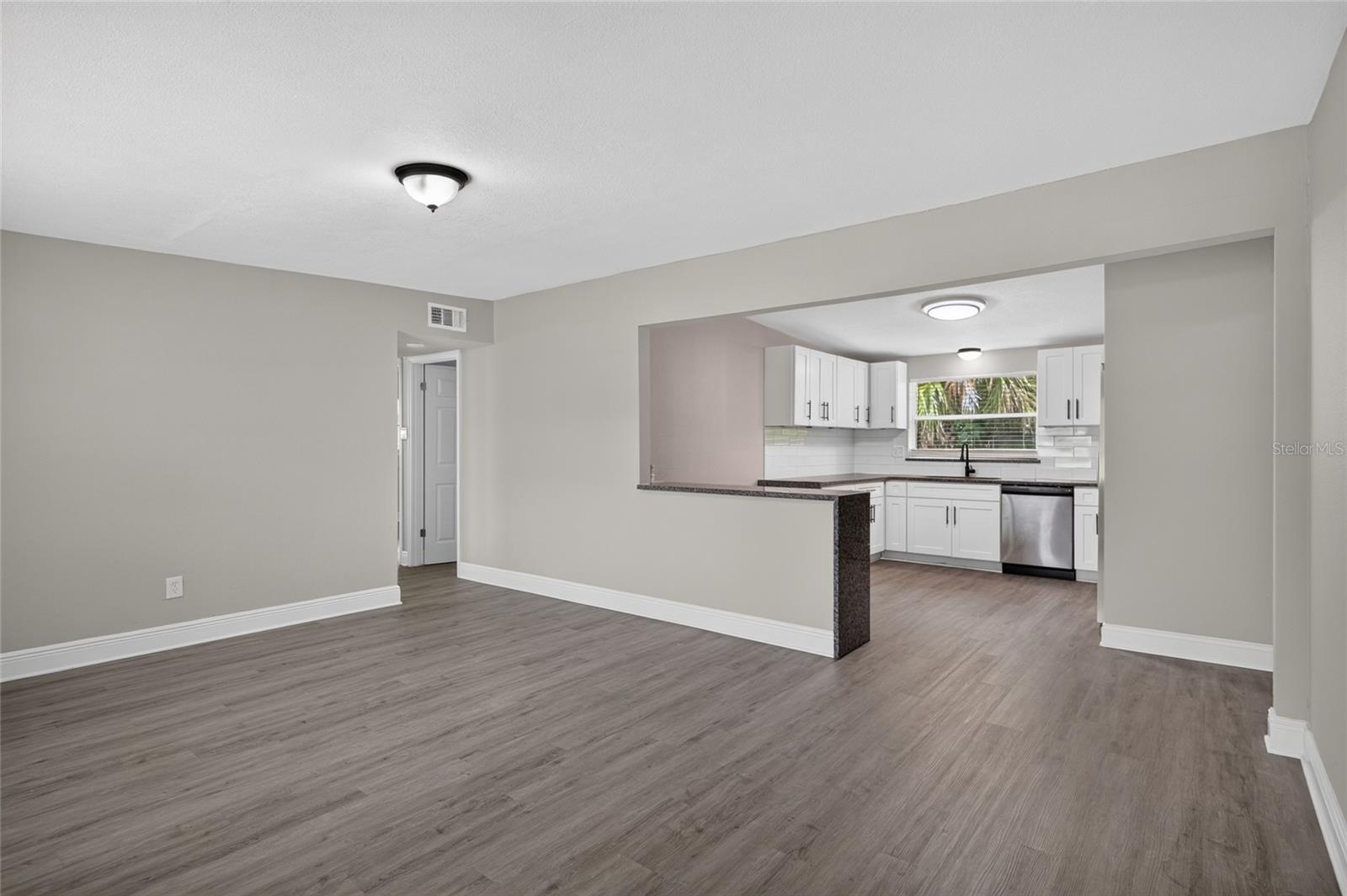 2390 29th St Nw Property Photo 6