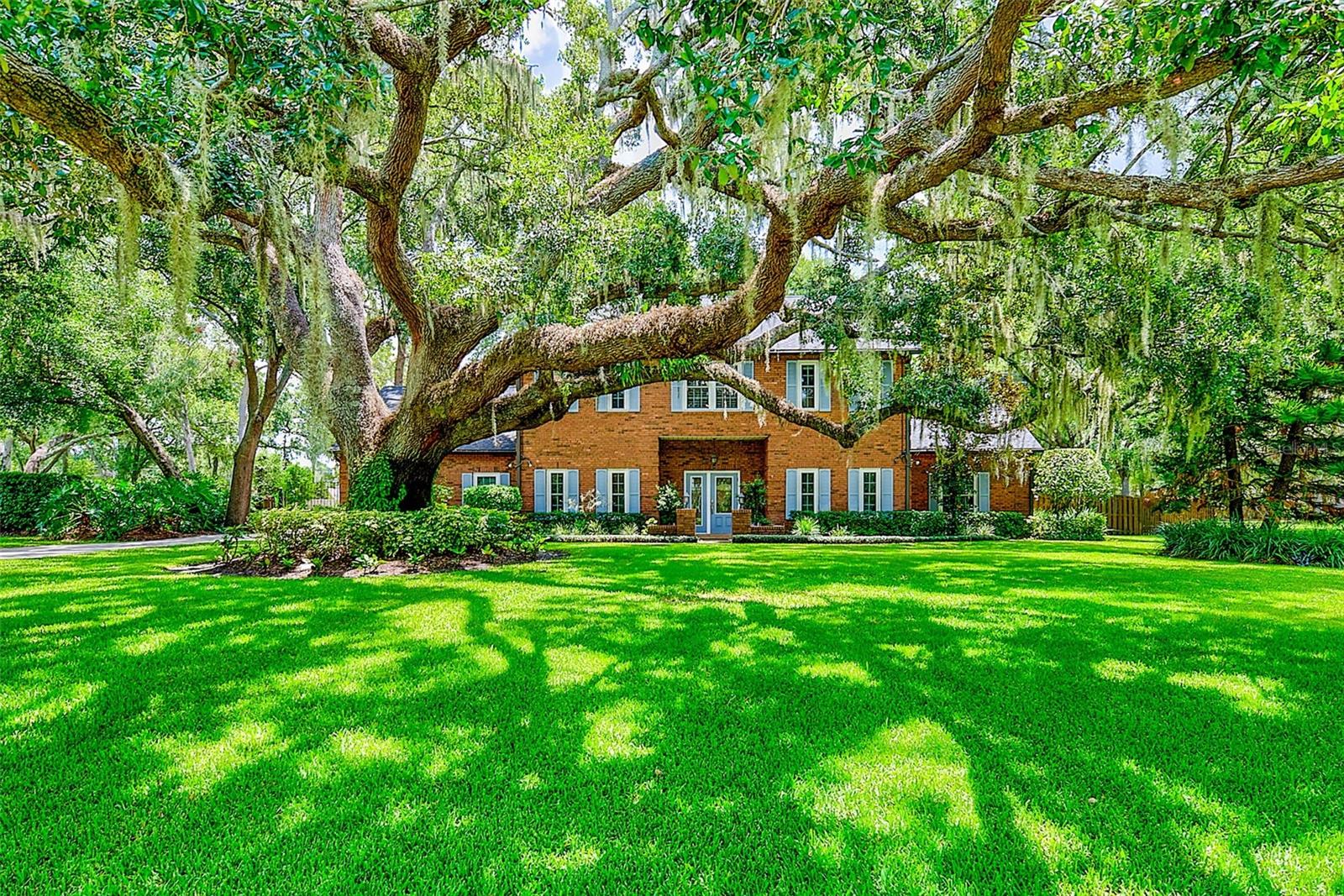 807 CENTERBROOK DR