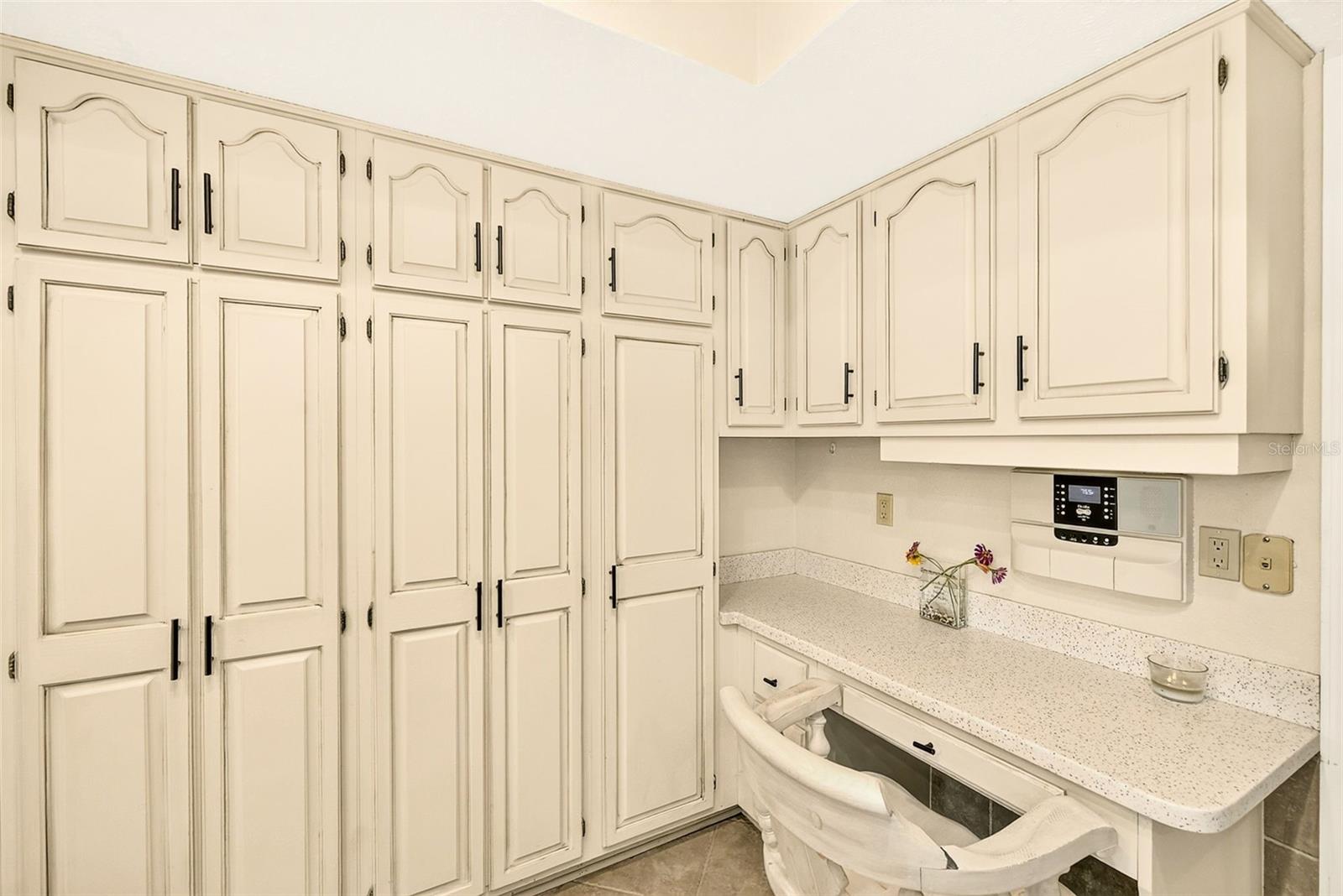 807 Centerbrook Dr Property Photo 17