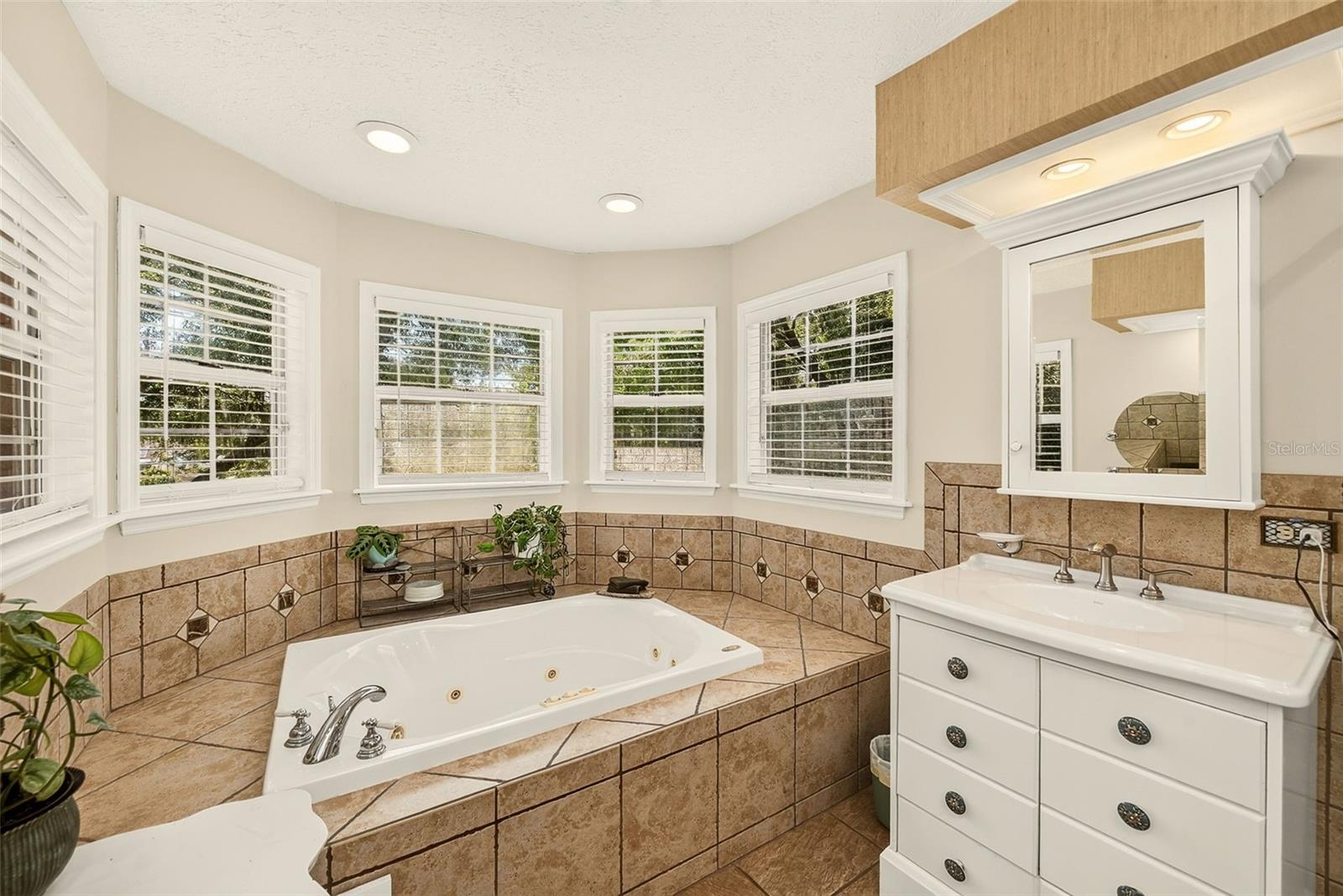 807 Centerbrook Dr Property Photo 36