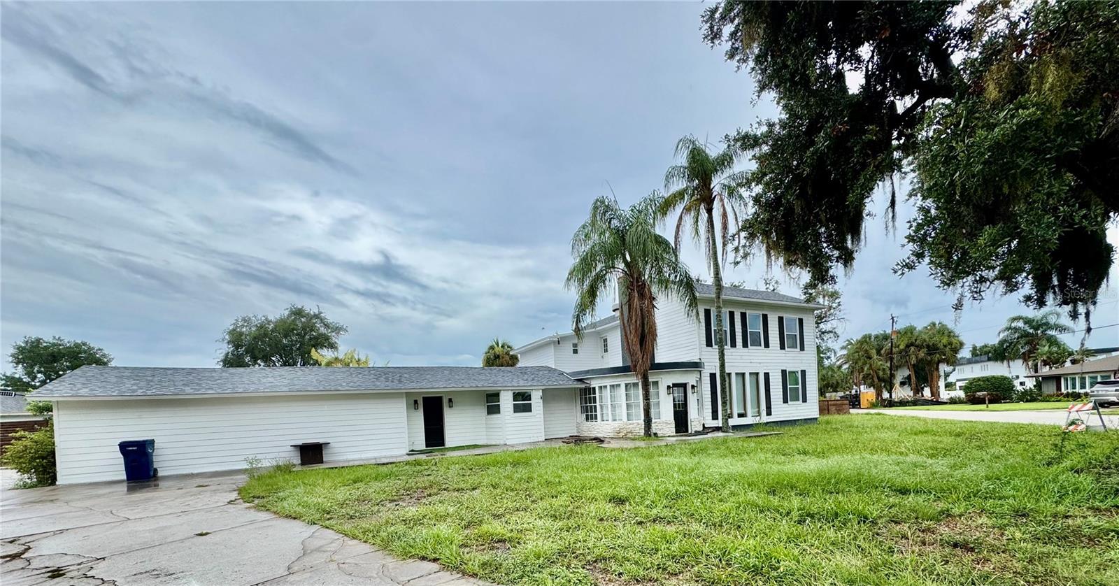 812 Tropical Dr Property Photo 3
