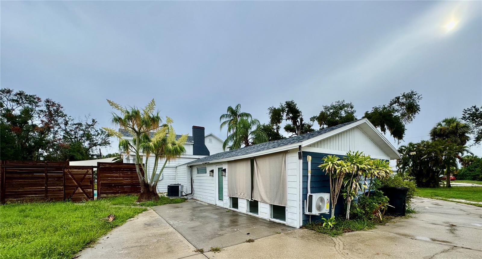 812 Tropical Dr Property Photo 4