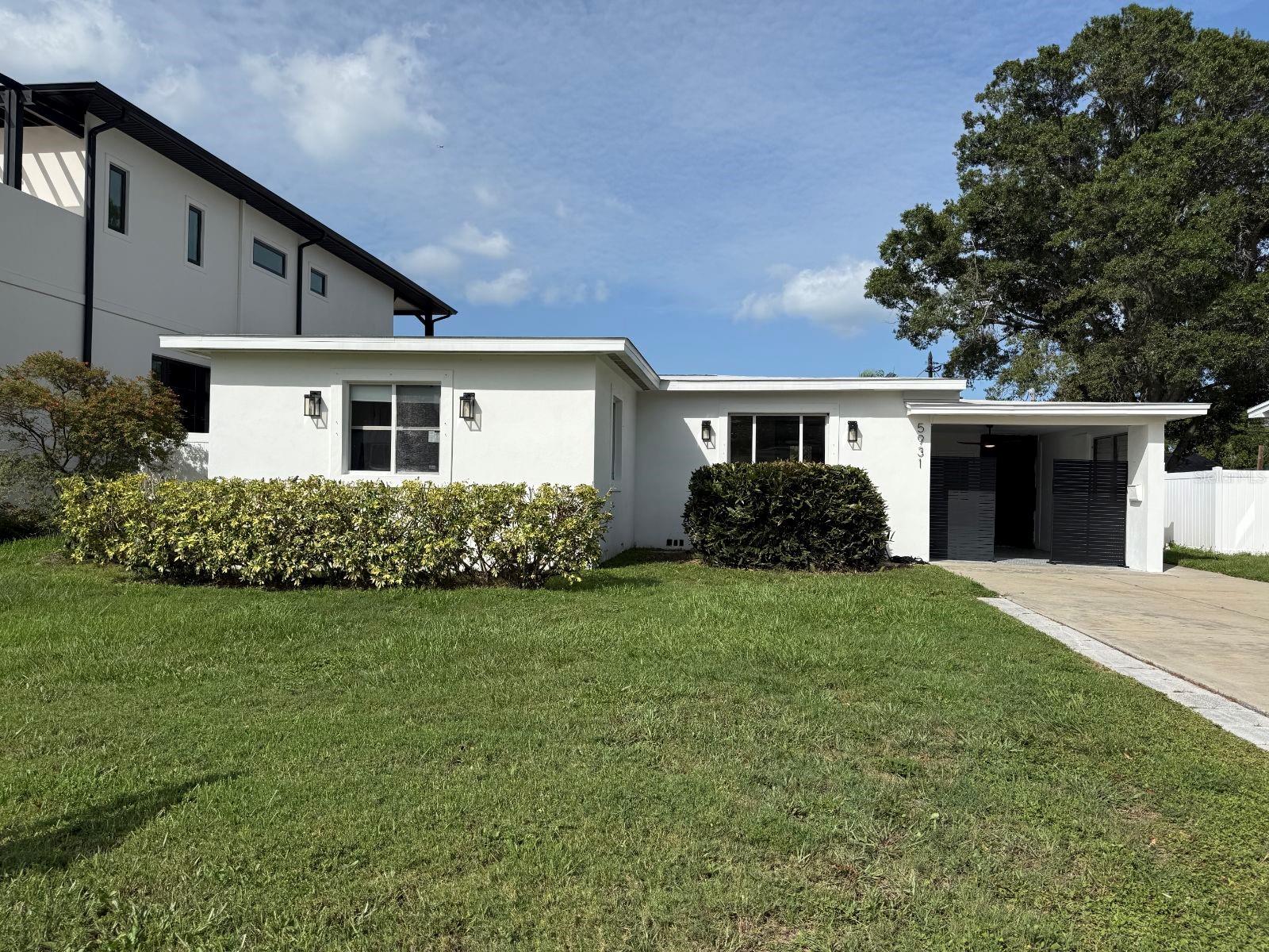 5931 Mangrove St N Property Photo 1