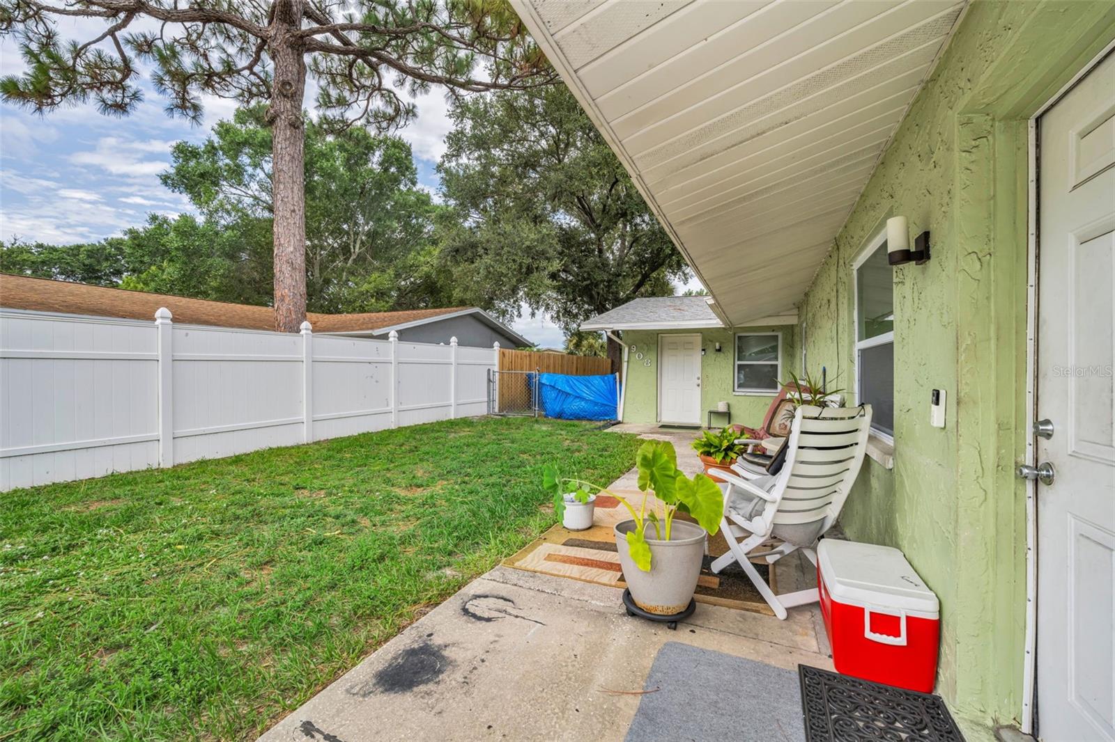 906/908 Lake Palms Dr Property Photo 16