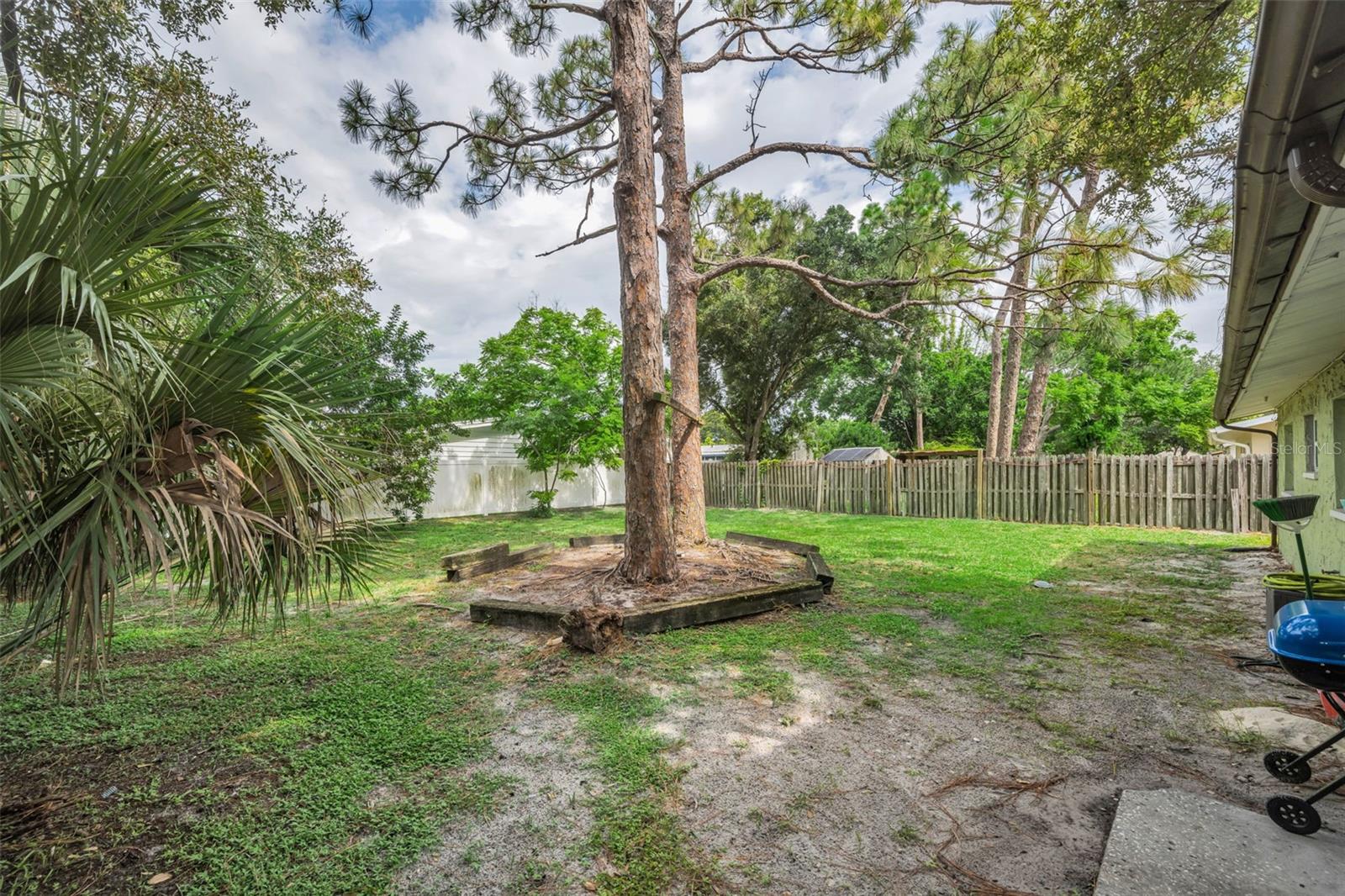 906/908 Lake Palms Dr Property Photo 29
