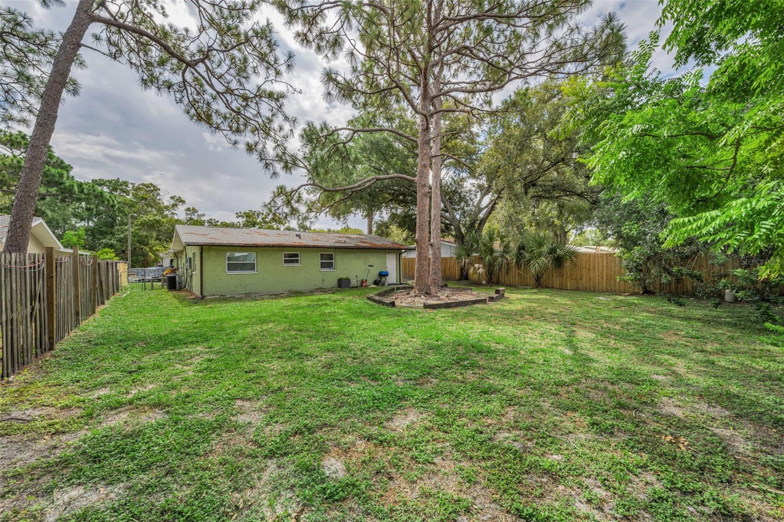 906/908 Lake Palms Dr Property Photo 31