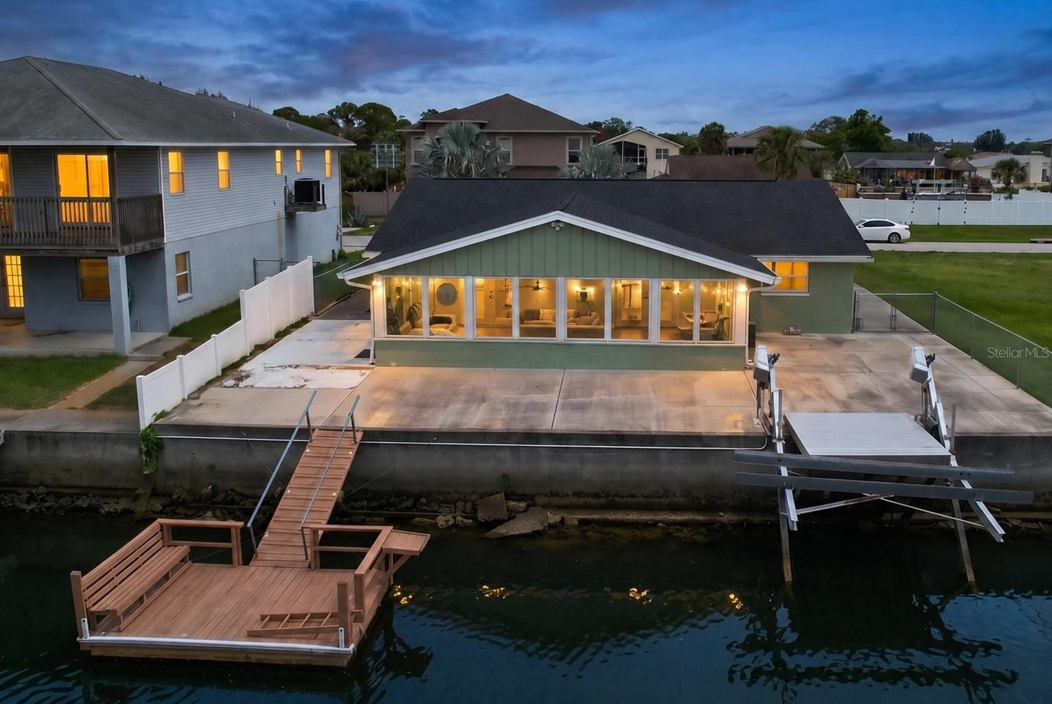 7401 Islander Ln Property Photo 1