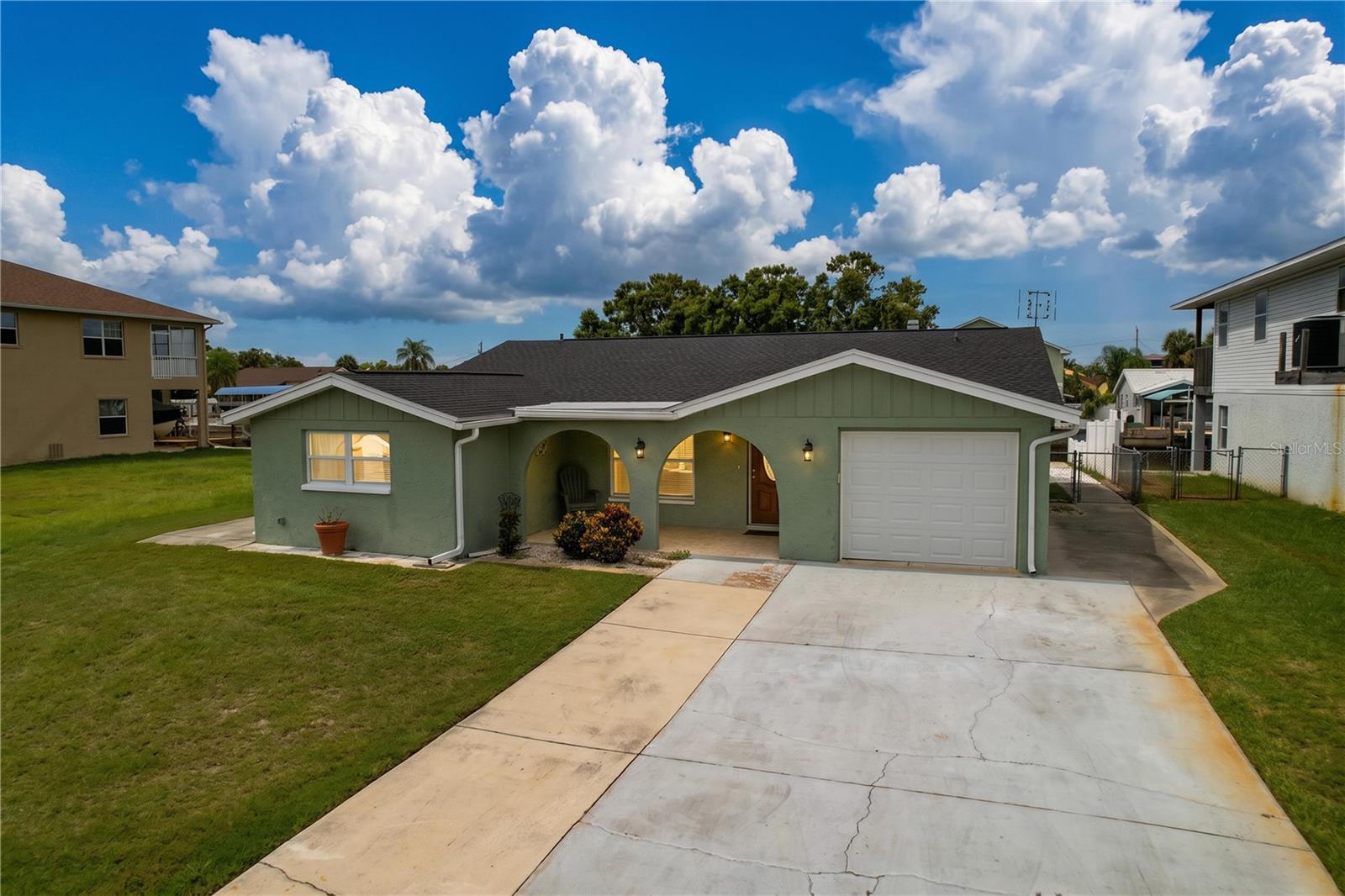 7401 Islander Ln Property Photo 14