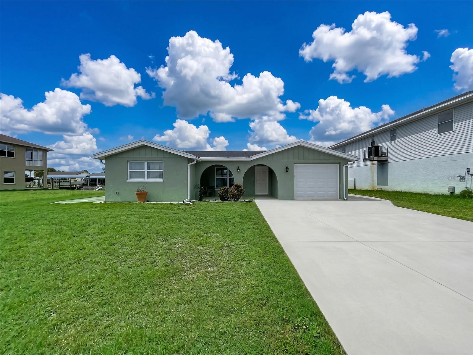 7401 Islander Ln Property Photo 15