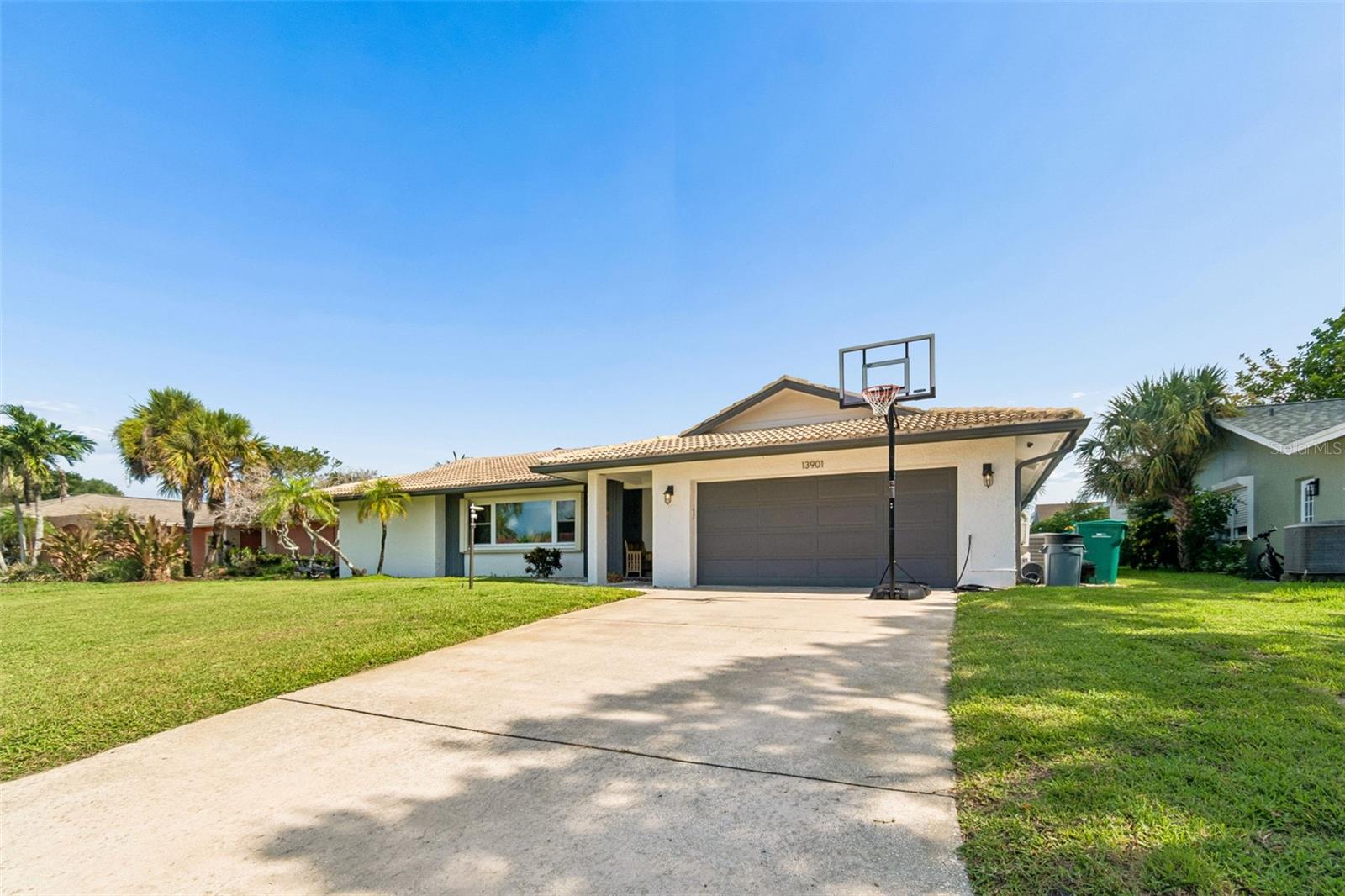 13901 88th Ter Property Photo 2