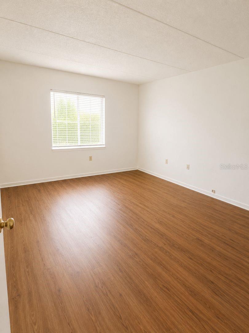 2812 Somerset Park Dr #105 Property Photo 7