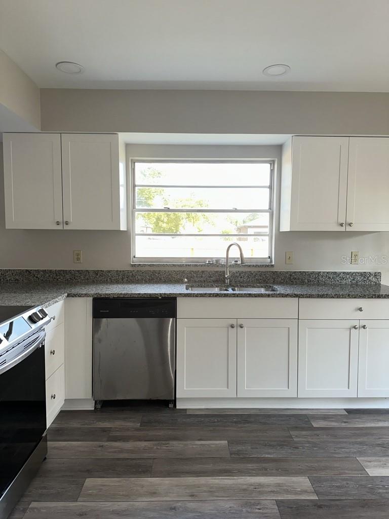17608 Shadyside Cir Property Photo 3