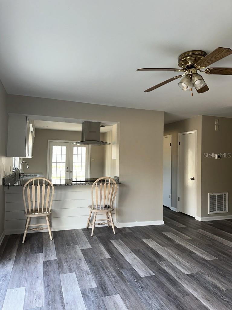 17608 Shadyside Cir Property Photo 6