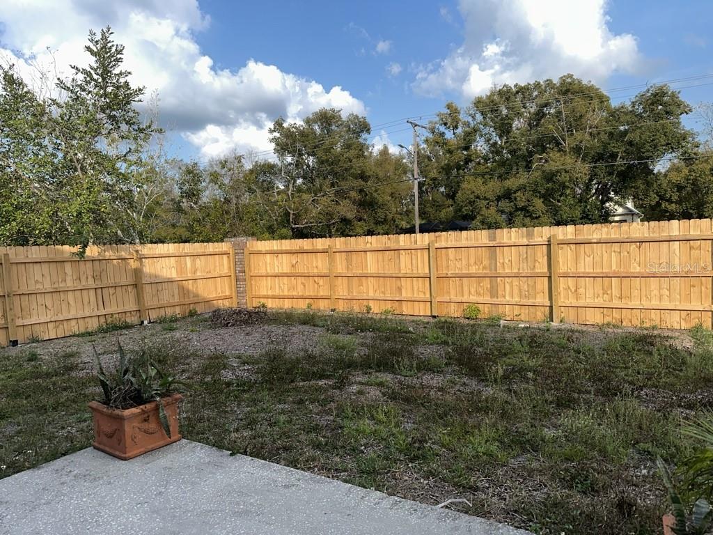 17608 Shadyside Cir Property Photo 20